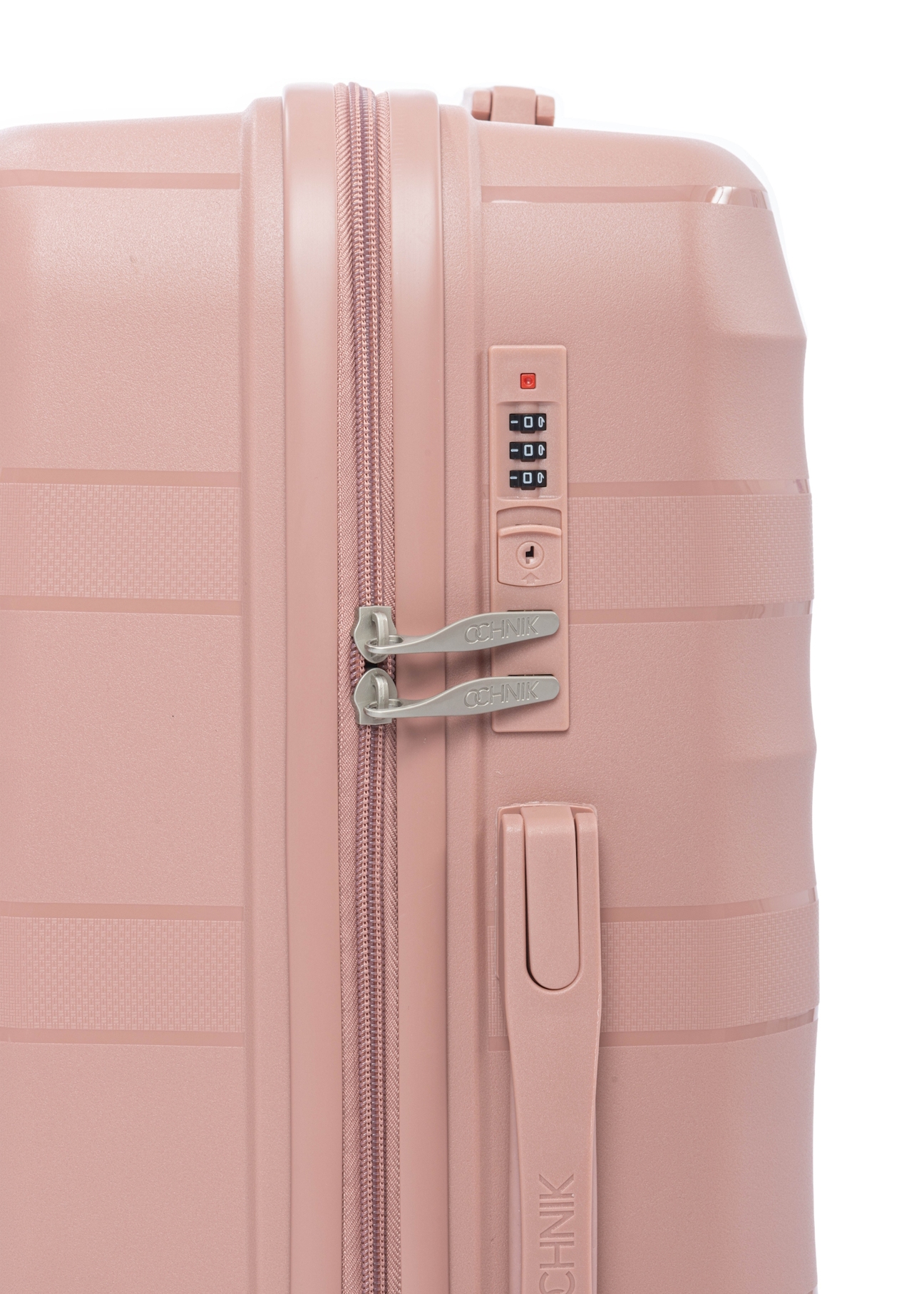 Stredne veľký kufor na kolieskach WALPP-0024-5B-24(W26), detailný záber na zips produktu, pohľad na bielom pozadí.