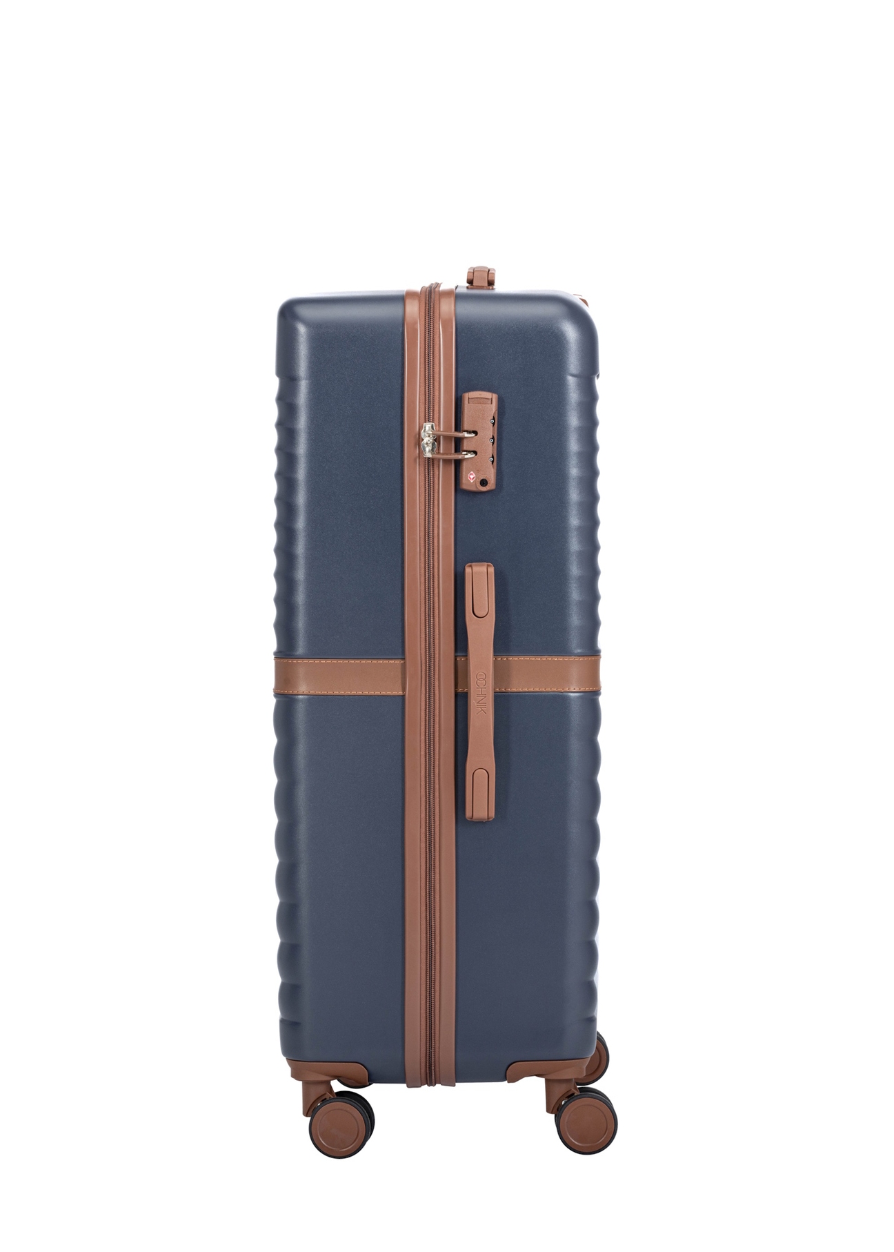 Sada kufrov na kolieskach WALAB-0084-7D(W26) s rozmermi 19''/24''/28'', bočný pohľad na produkt na bielom pozadí.