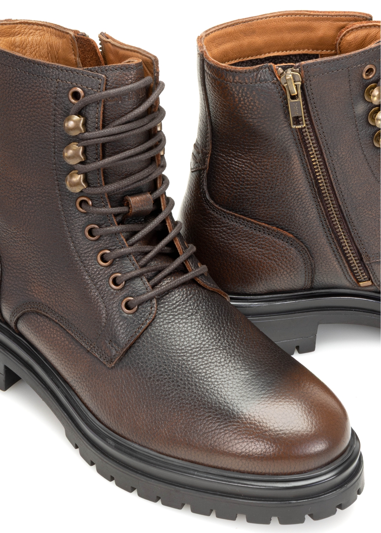 Hnedé pánske kožené členkové topánky BUTYM-0518-09(Z25)