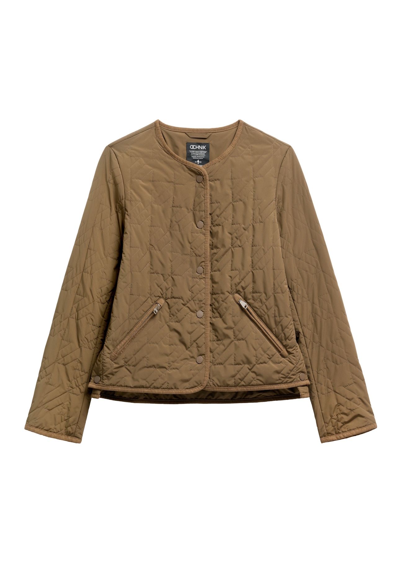 Hnedá dámska prešívaná bunda KURDT-0620-1H(W26), pohľad spredu na bielom pozadí.