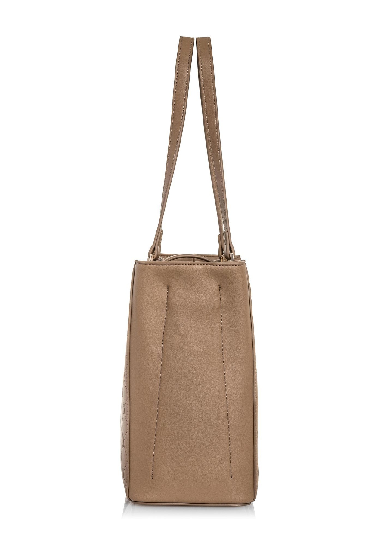 Béžová dámska kabelka s monogramom TOREC-0831A-81(Z25) - bočný pohľad na produkt na bielom podklade.