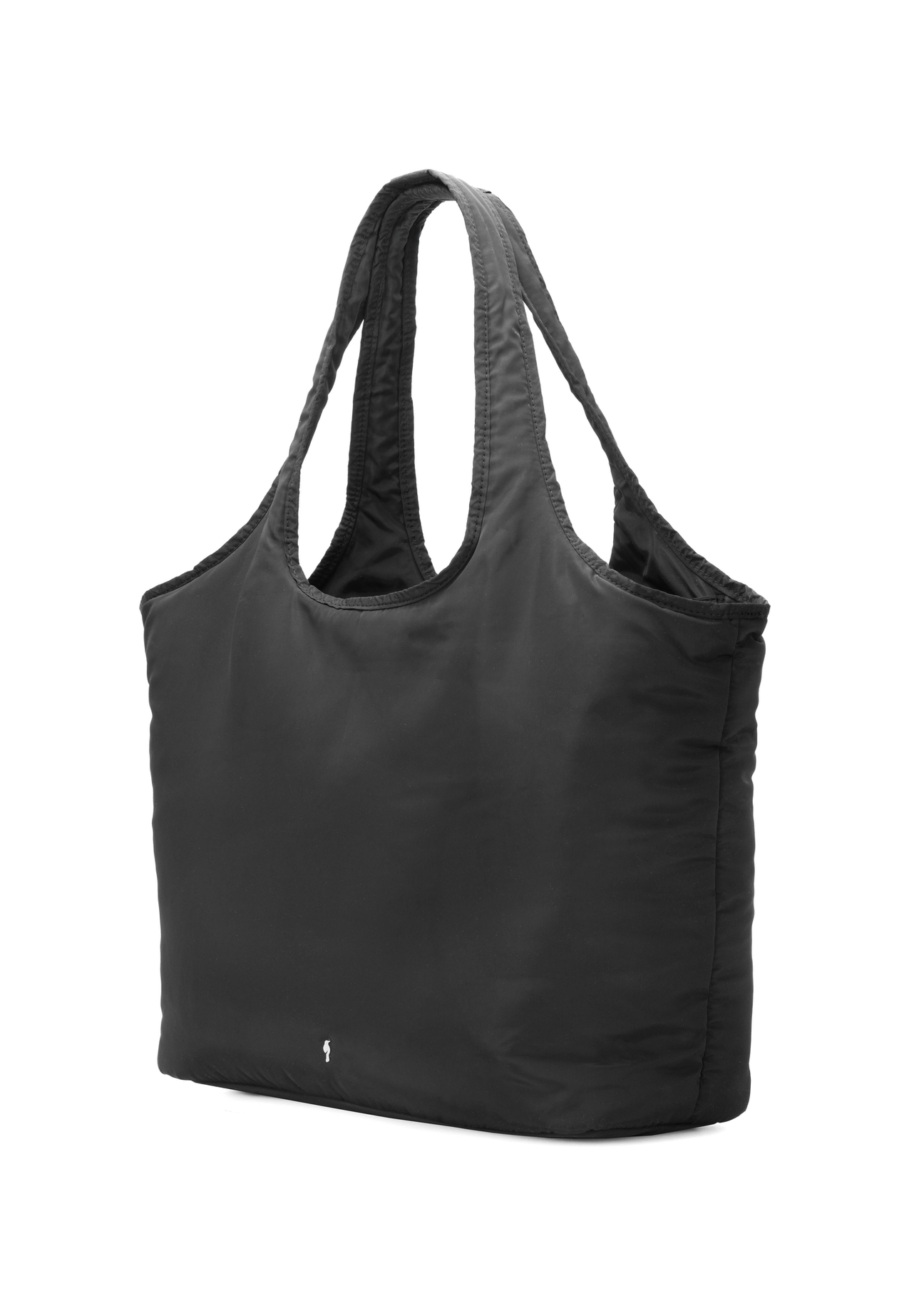 Veľká nylonová dámska kabelka TOREN-0340-99(W26), diagonálny pohľad na produkt na bielom pozadí.