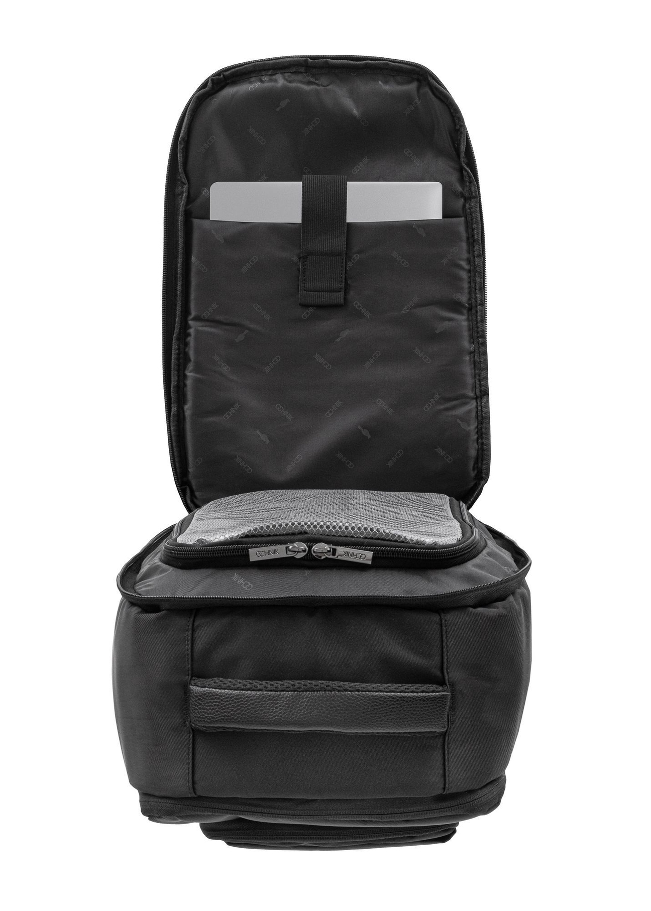 Čierny batoh PLCMN-0014A-99(Z25), pohľad na produkt vo vnútri na bielom pozadí.