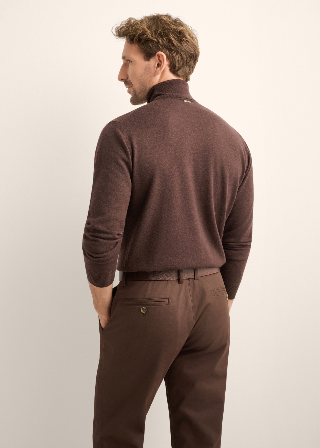 Pánsky vlnený rolák v tmavo hnedej farbe SWEMT-0198-1I(Z26)