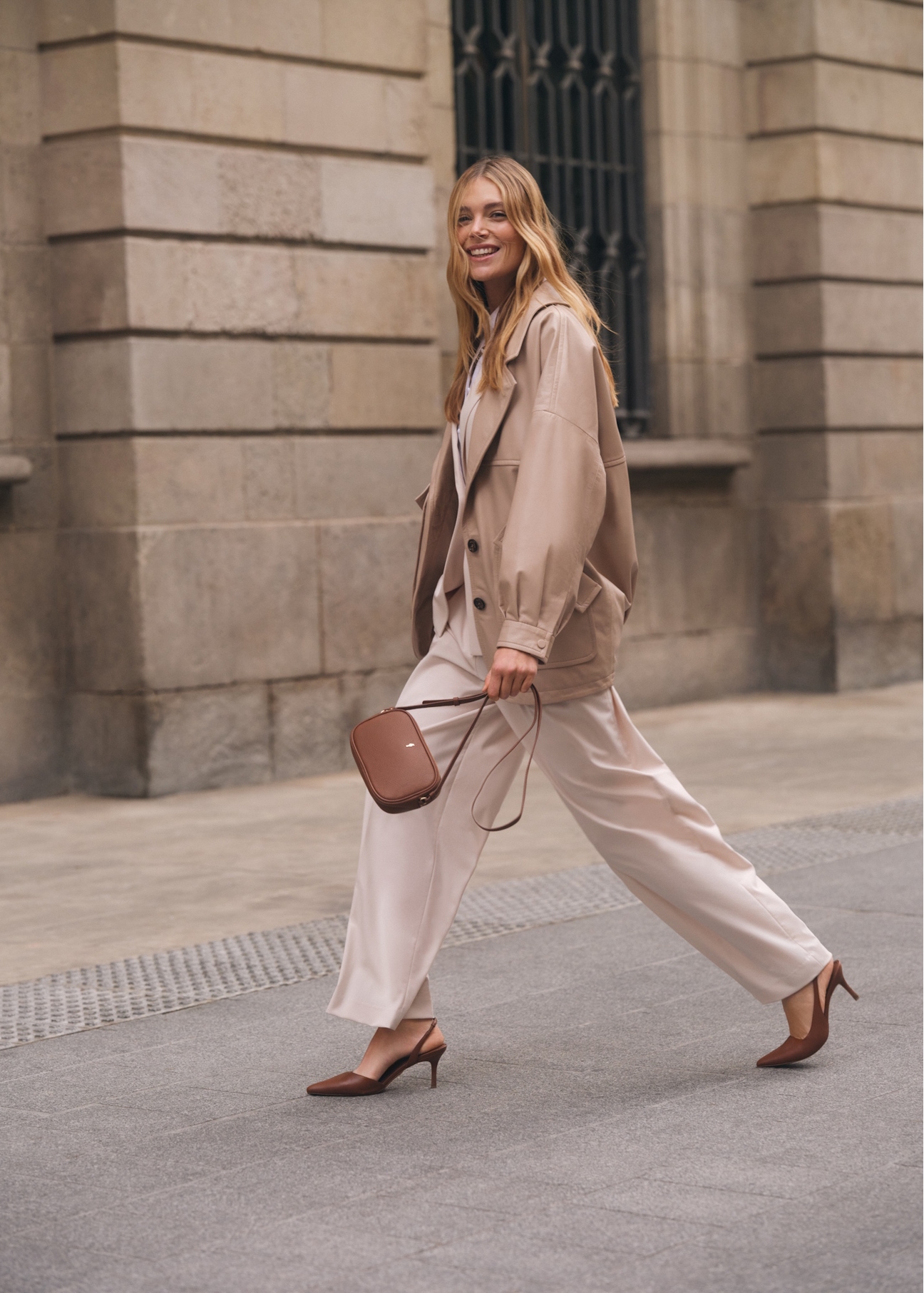 Malá kožená kabelka camel TORES-0466E-1D(W26)