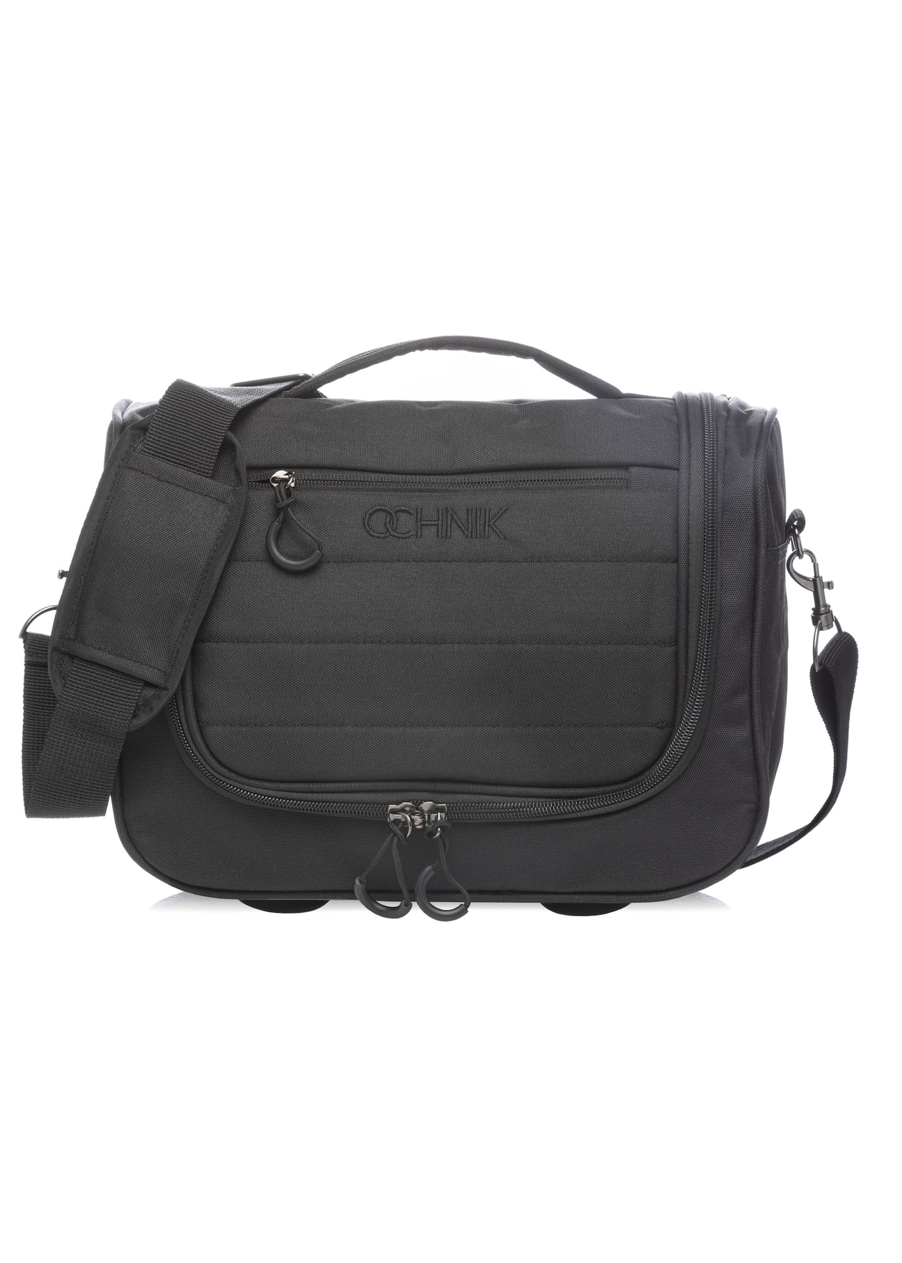 Čierna veľká kozmetická taška WALNY-0045-99-14(W26), pohľad spredu na bielom pozadí.