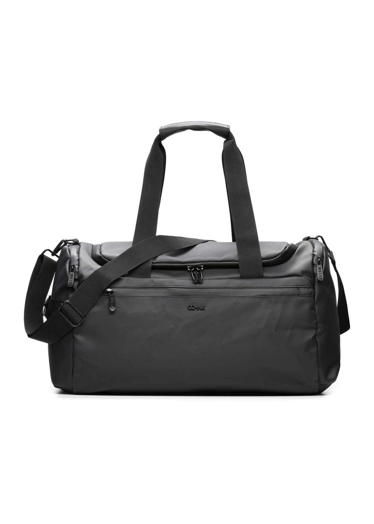 Čierna cestovná taška TORMN-0412-99(W26), pohľad spredu na bielom pozadí.