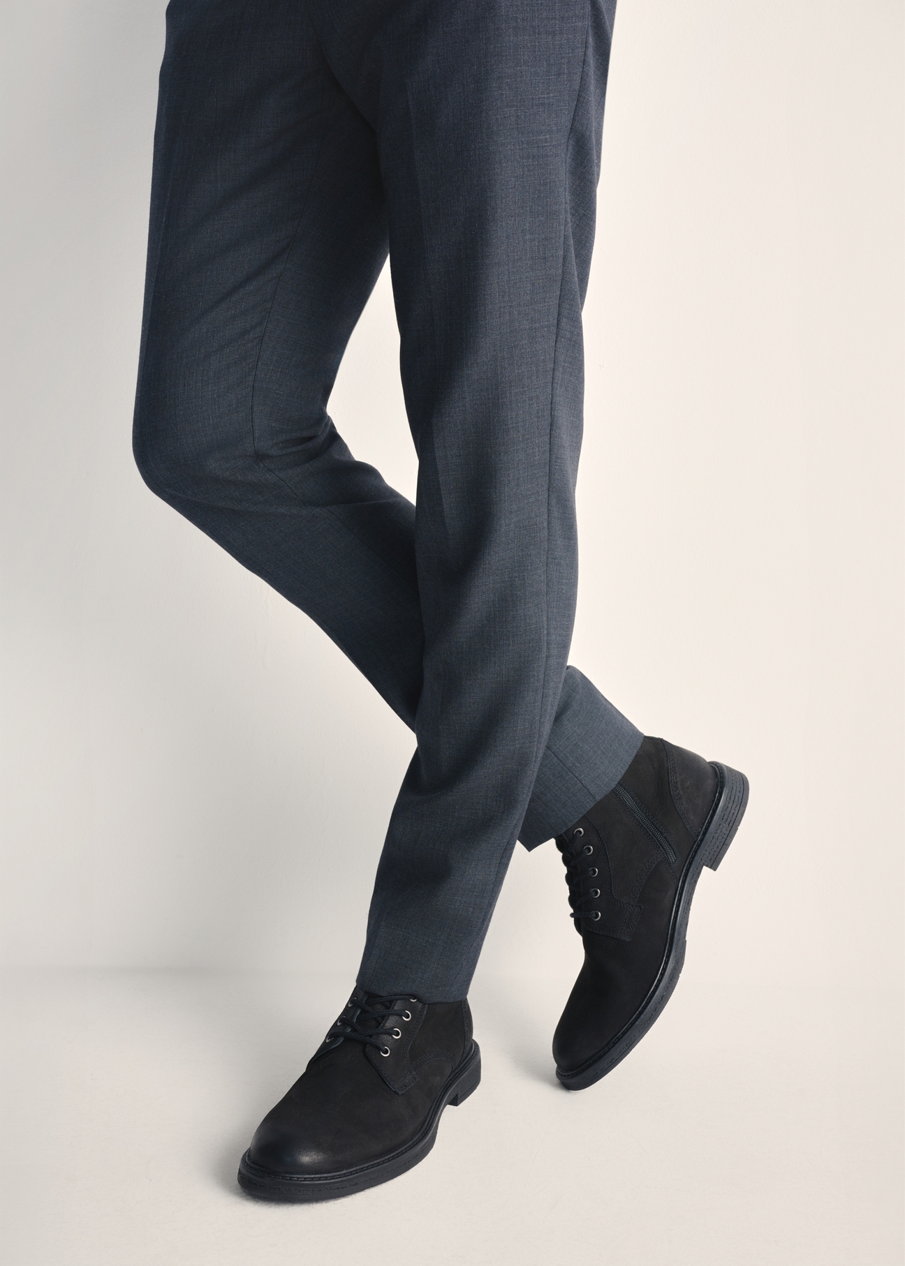 Čierne pánske kožené členkové topánky BUTYM-0516-99(Z25)