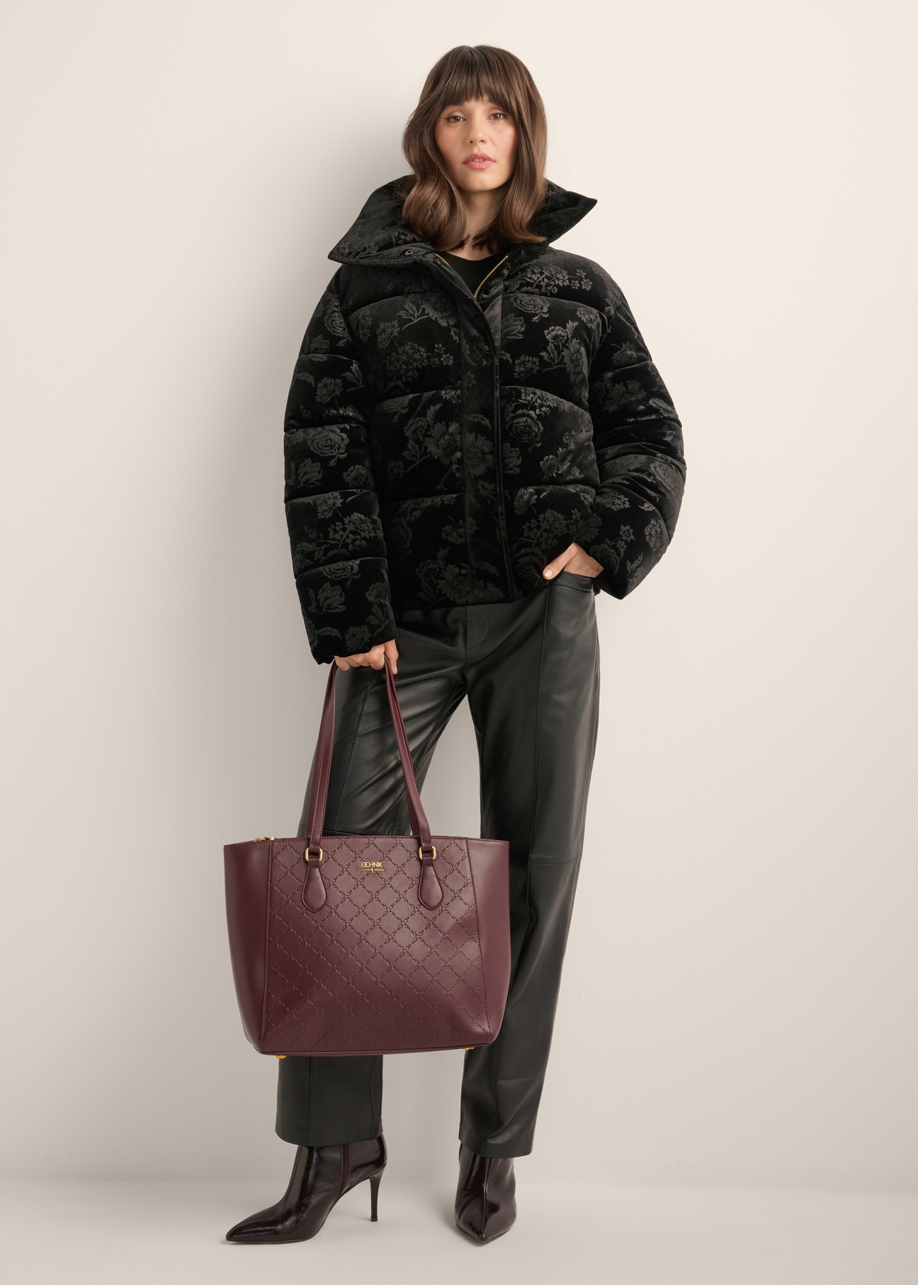 Dámska shopperka v bordovej farbe s monogramom TOREC-1291-4P(Z26)