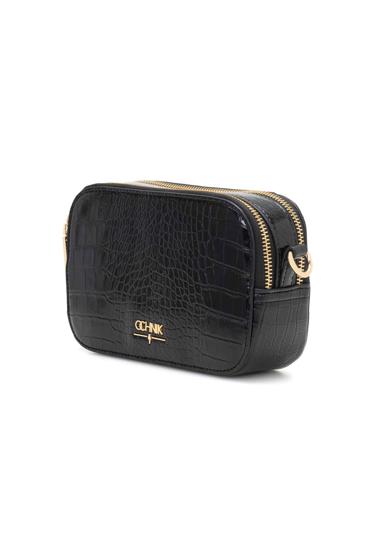 Čierna malá dámska kabelka z krokodílej kože TOREC-1172-9G(W26), diagonálny pohľad na produkt na bielom pozadí.