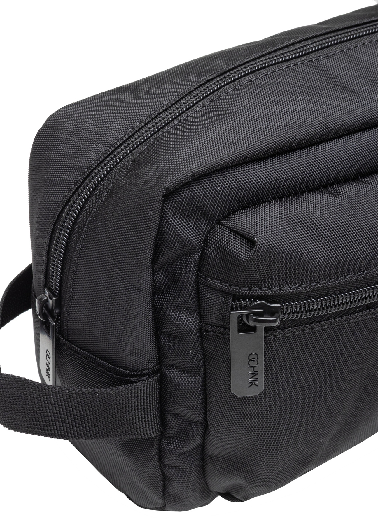 Čierna veľká pánska kozmetická taška TORMN-0367-99(Z25), detail produktu na bielom pozadí.