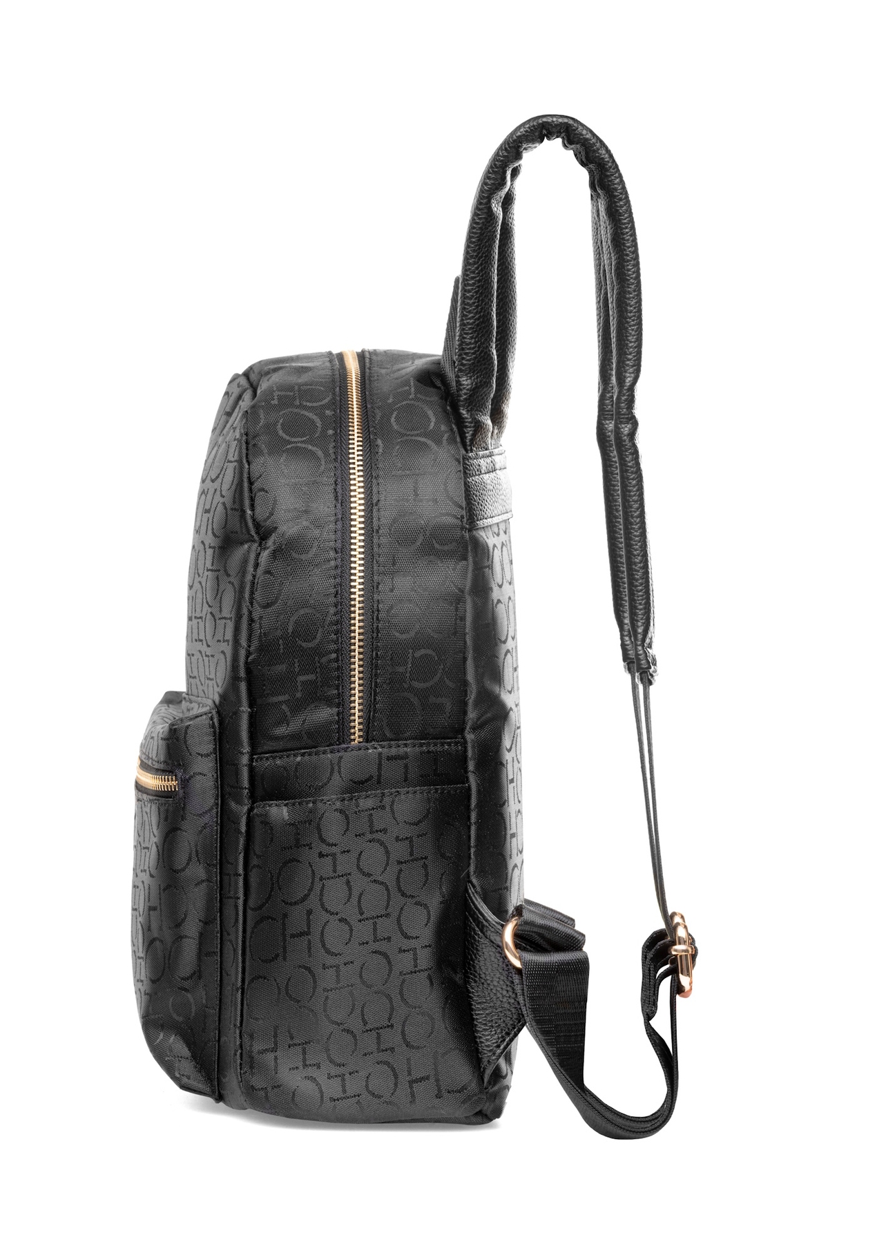 Čierny dámsky batoh s monogramom TOREN-0280A-99(W25), bočný pohľad na produkt na bielom pozadí.