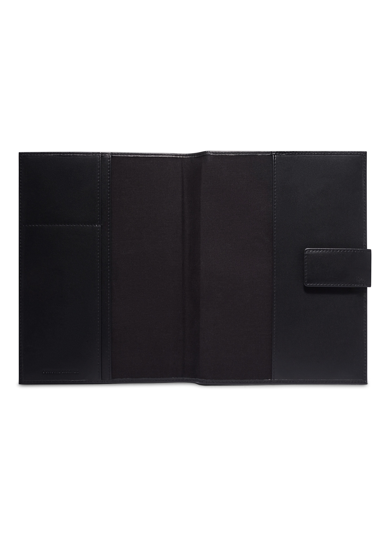Čierne kožené puzdro na notebook PORMS-0718-99(Z26), pohľad na produkt vo vnútri na svetlom pozadí.