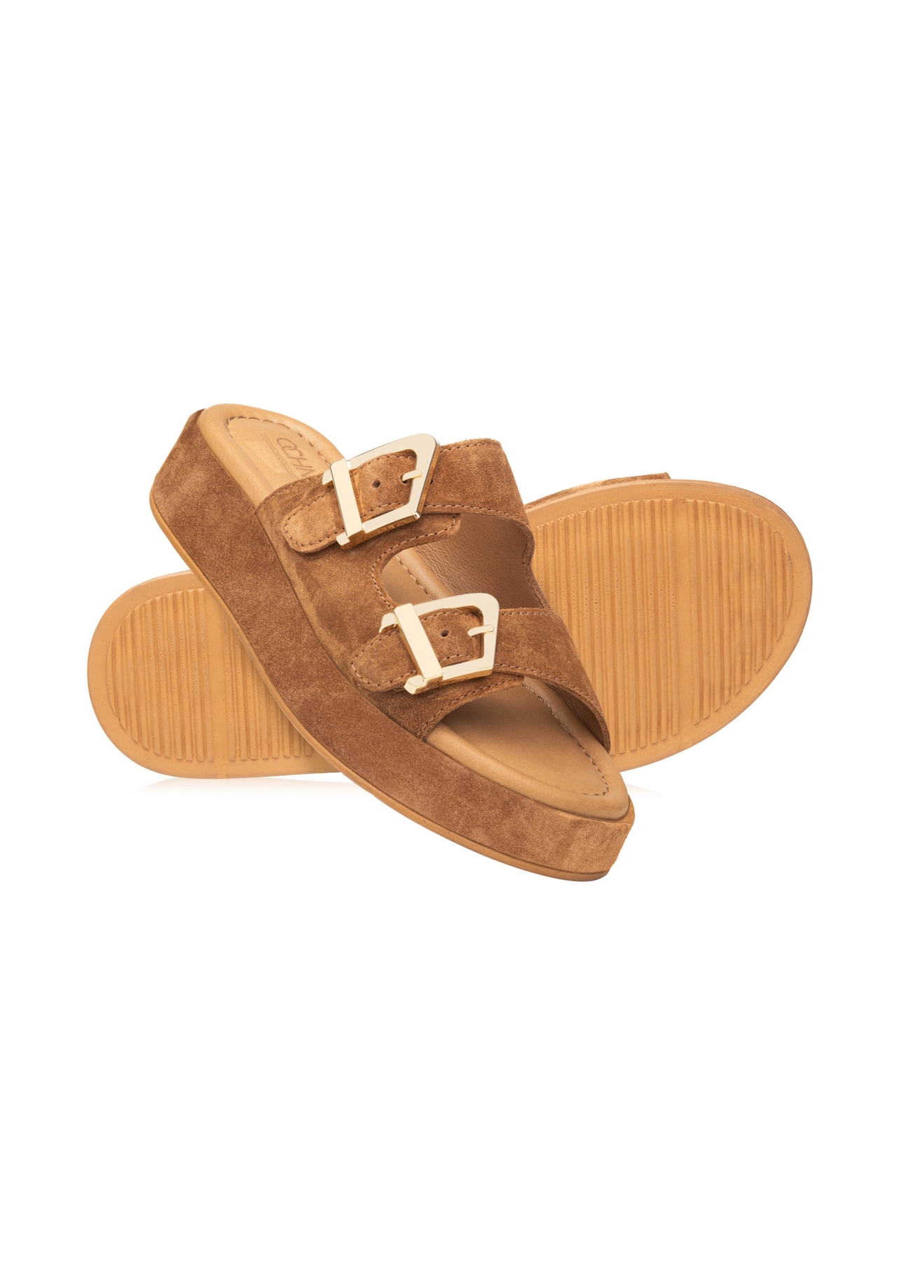 Dámske semišové platformové šľapky BUTYD-1241-1D(W26), diagonálny pohľad na produkt na bielom pozadí.