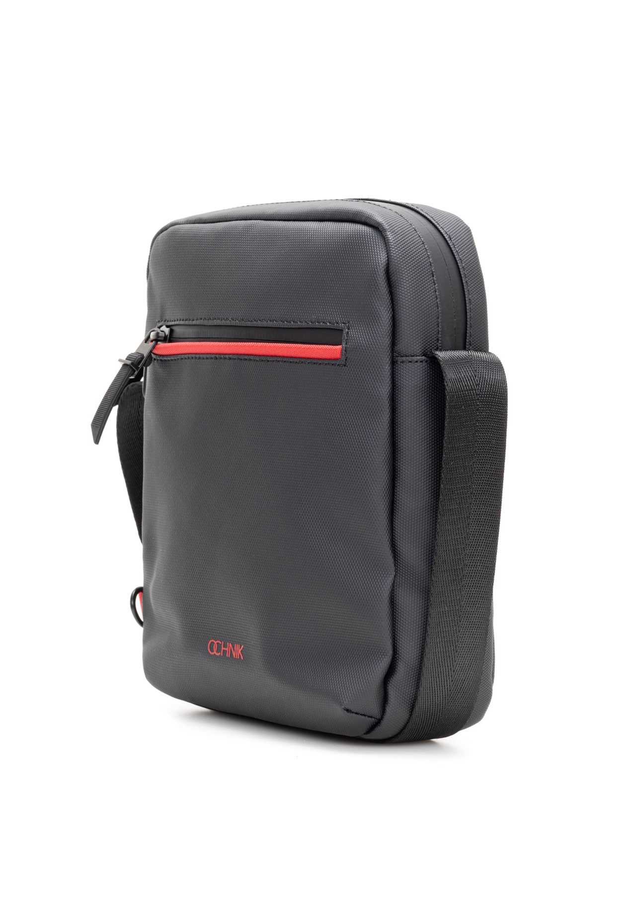 Čierna pánska taška TORMN-0400-9J(W26), diagonálny pohľad na produkt na bielom pozadí.