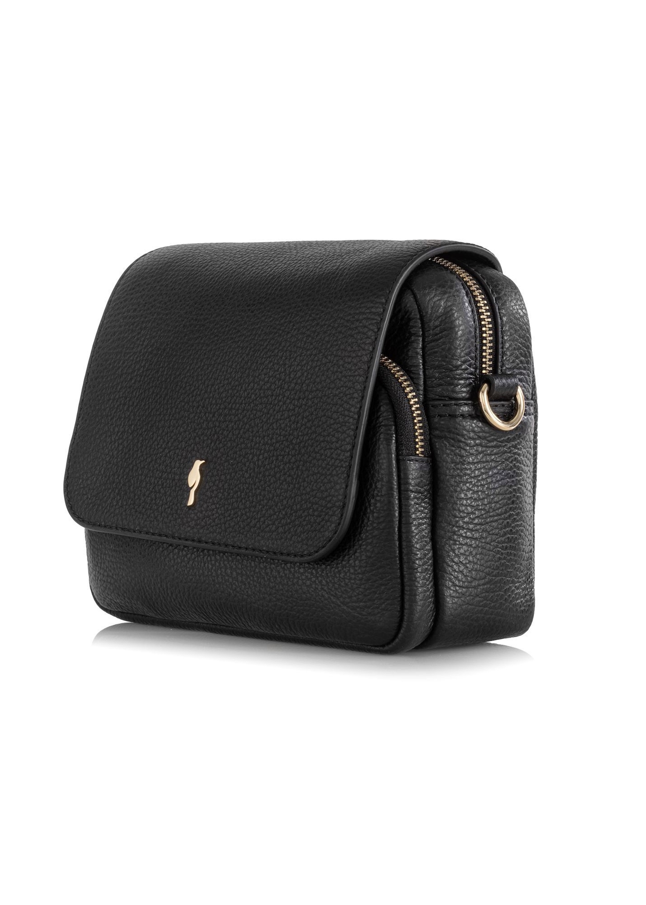 Čierna malá kožená dámska kabelka TORES-0958E-9I(W26), diagonálny pohľad na produkt na bielom pozadí.
