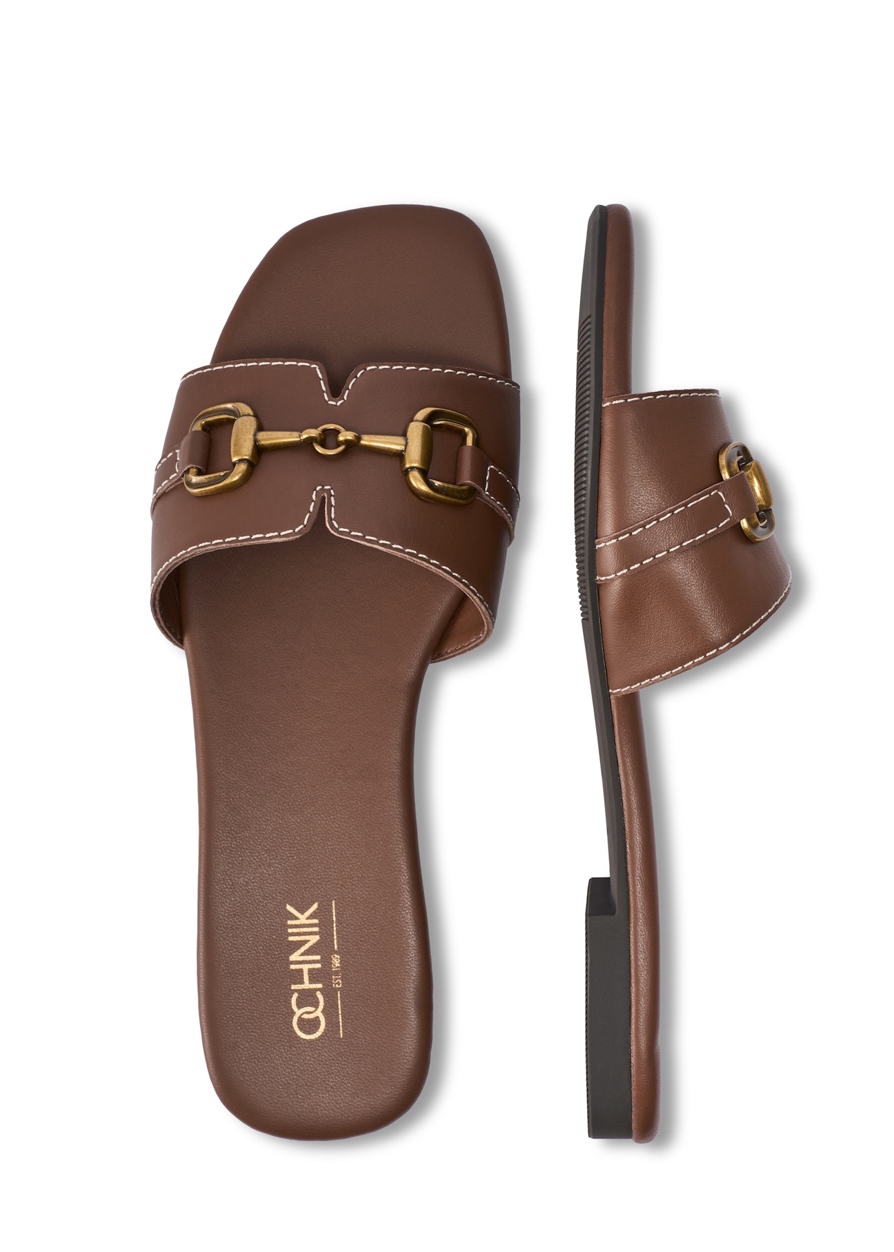 Dámske kožené žabky v ťavej farbe BUTYD-1273-1D(W26), pohľad zhora na produkt na bielom pozadí.