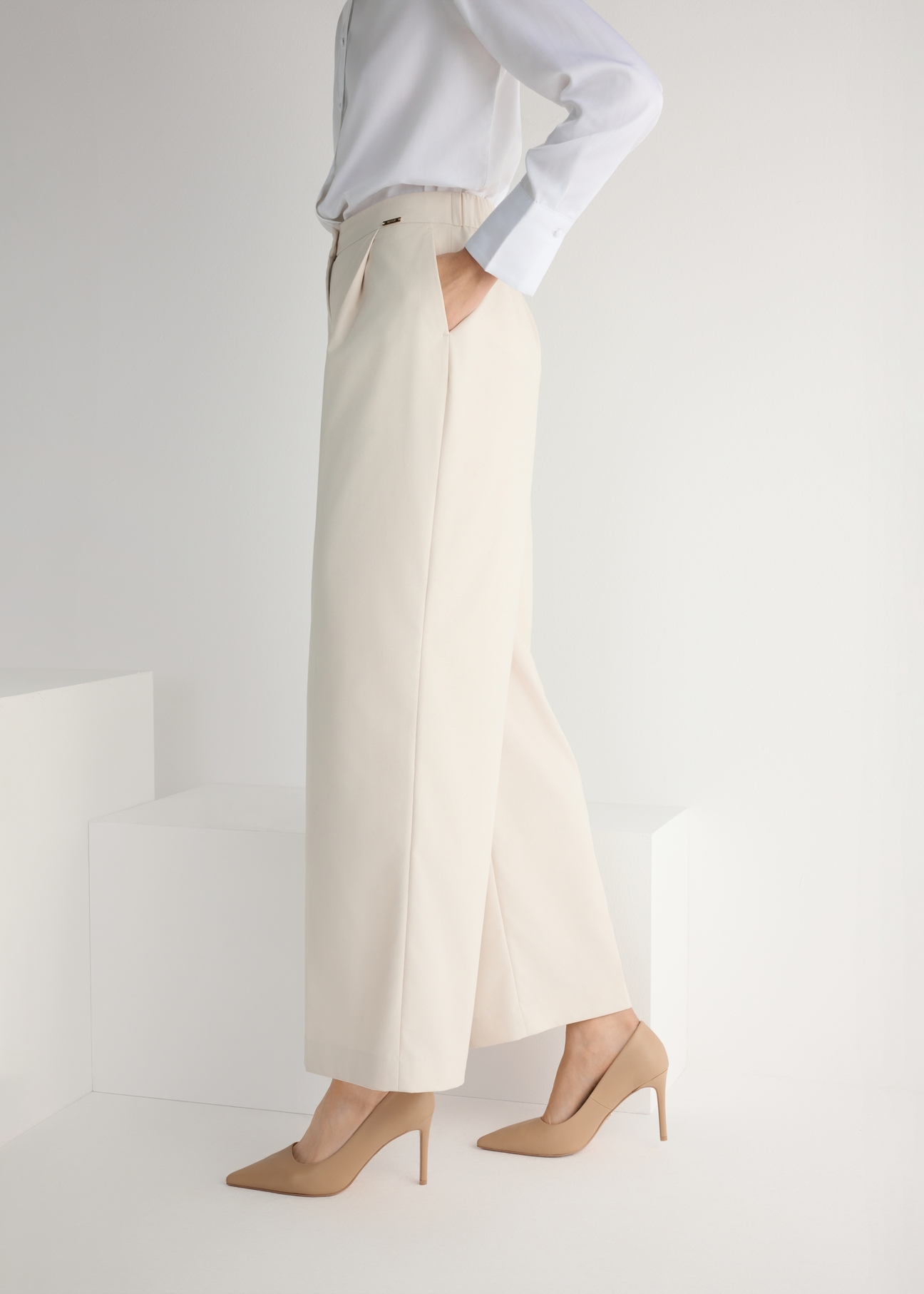 Béžové dámske kožené lodičky BUTYD-1131-81(W26)