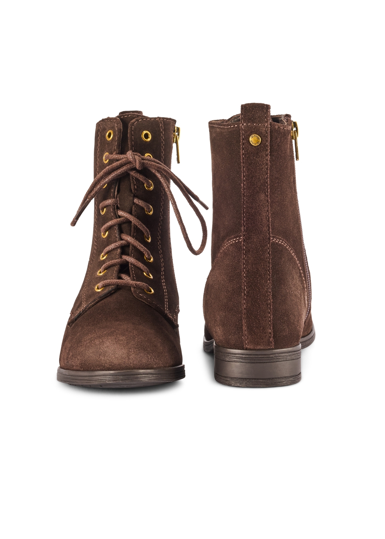 Dámske hnedé semišové členkové čižmy BUTYD-1008-89(Z25), pohľad na produkt spredu a zozadu na bielom pozadí.