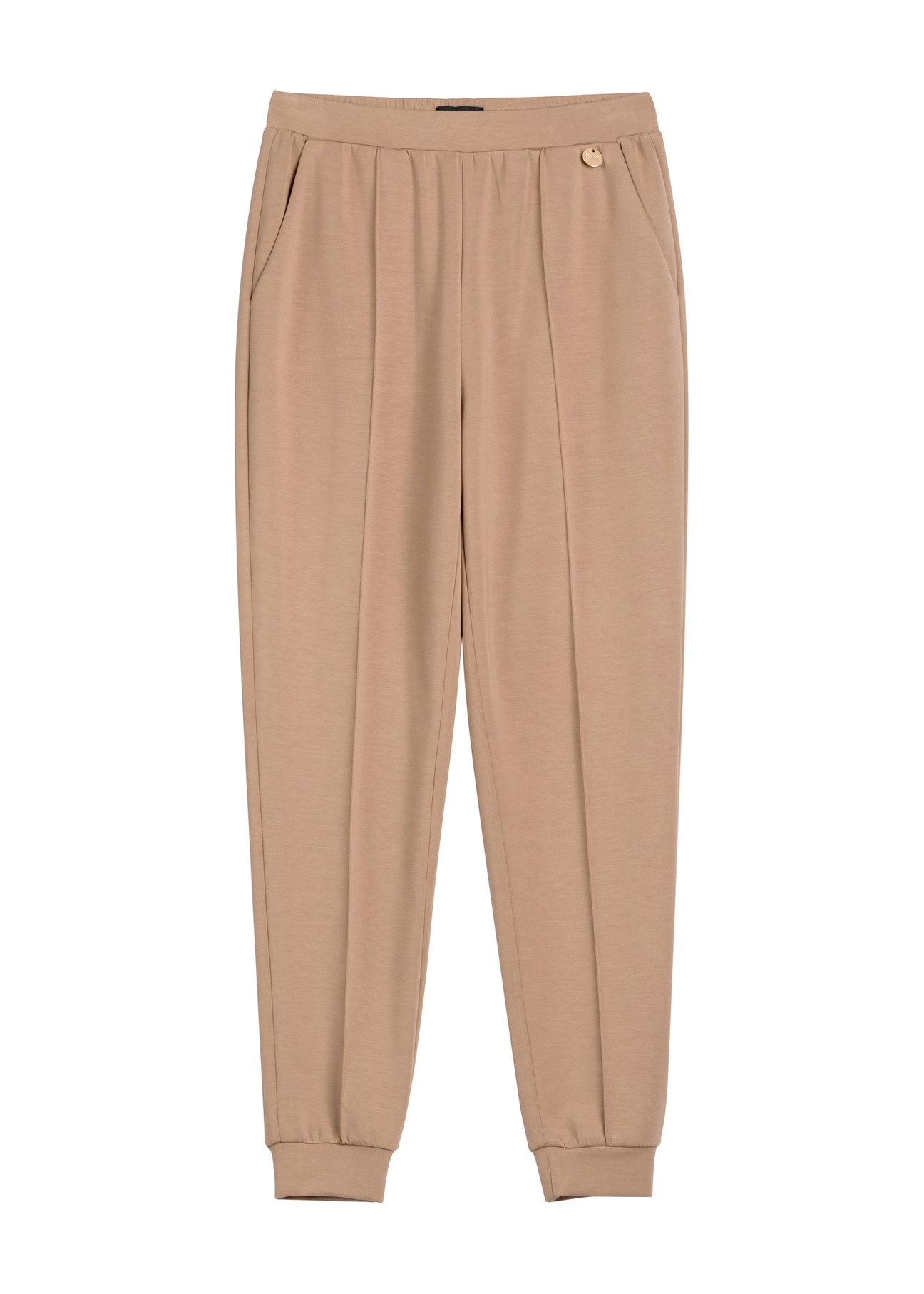 Karamelové zúžené nohavice SPODT-0104 A-1D(W26), pohľad spredu na bielom pozadí.