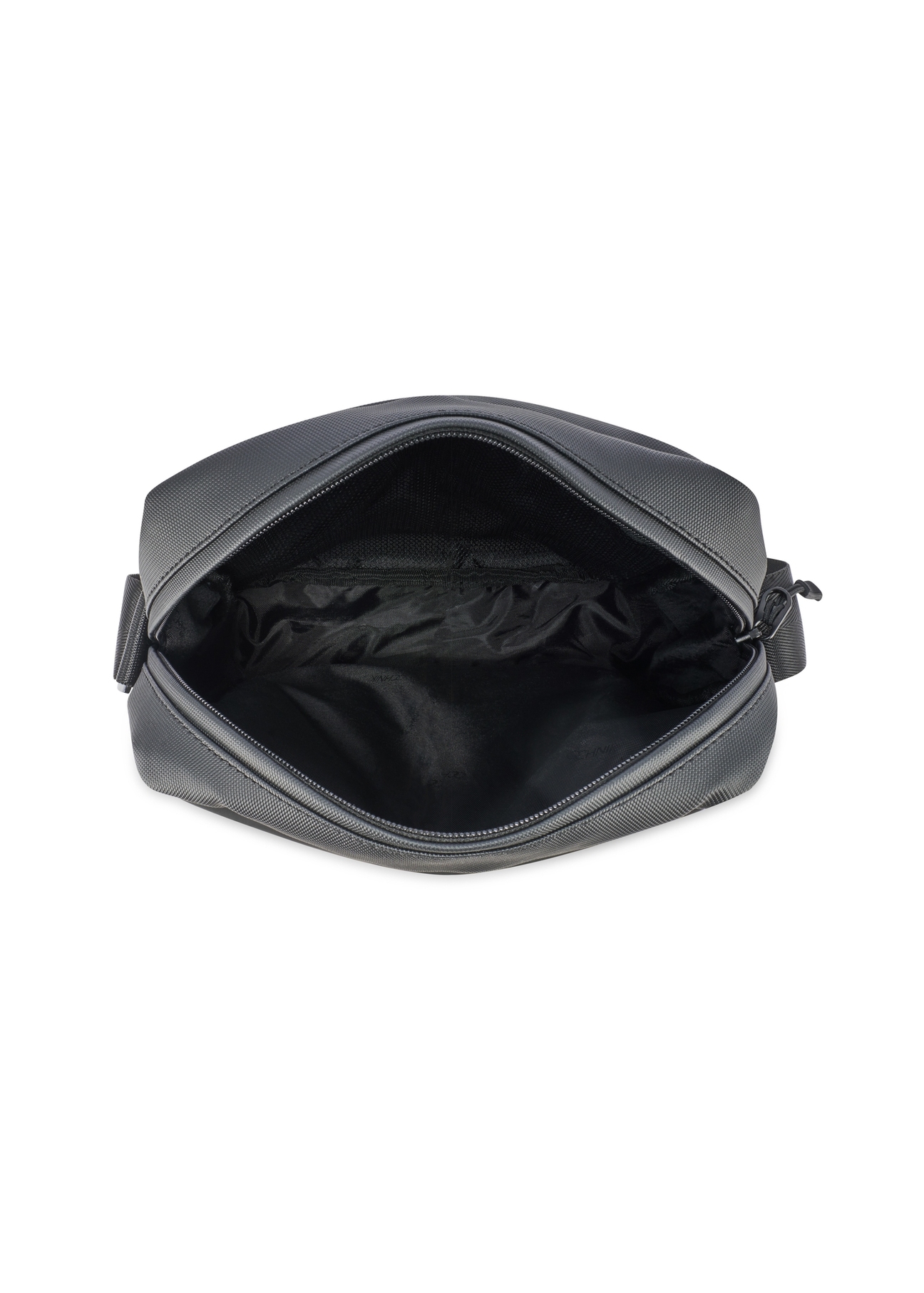 Čierna pánska crossbody kabelka TORMN-0395-9J(W26) - pohľad na produkt zhora, na bielom pozadí.