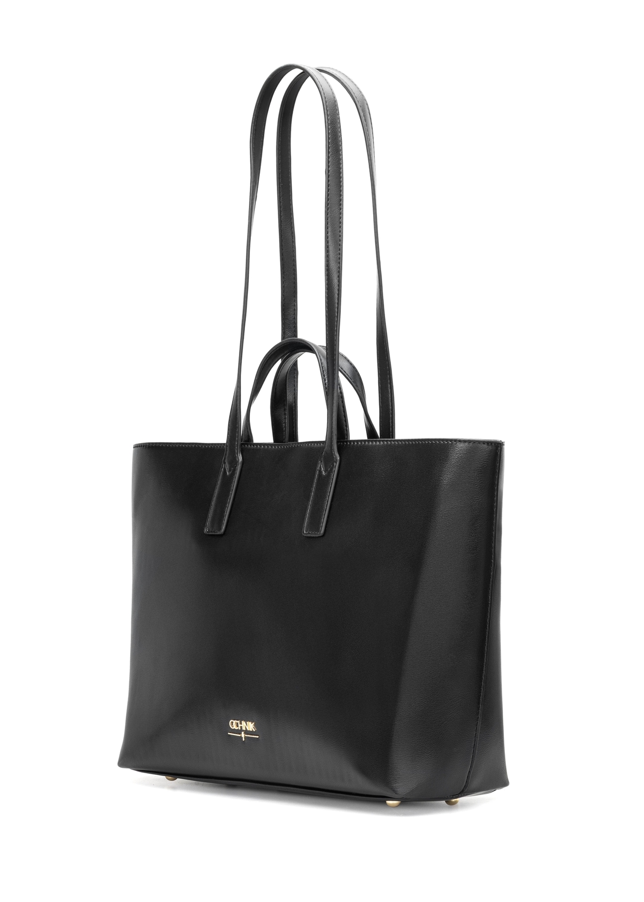 Čierna dámska nákupná kabelka TOREC-1204-99(W26), diagonálny pohľad na produkt na bielom pozadí.