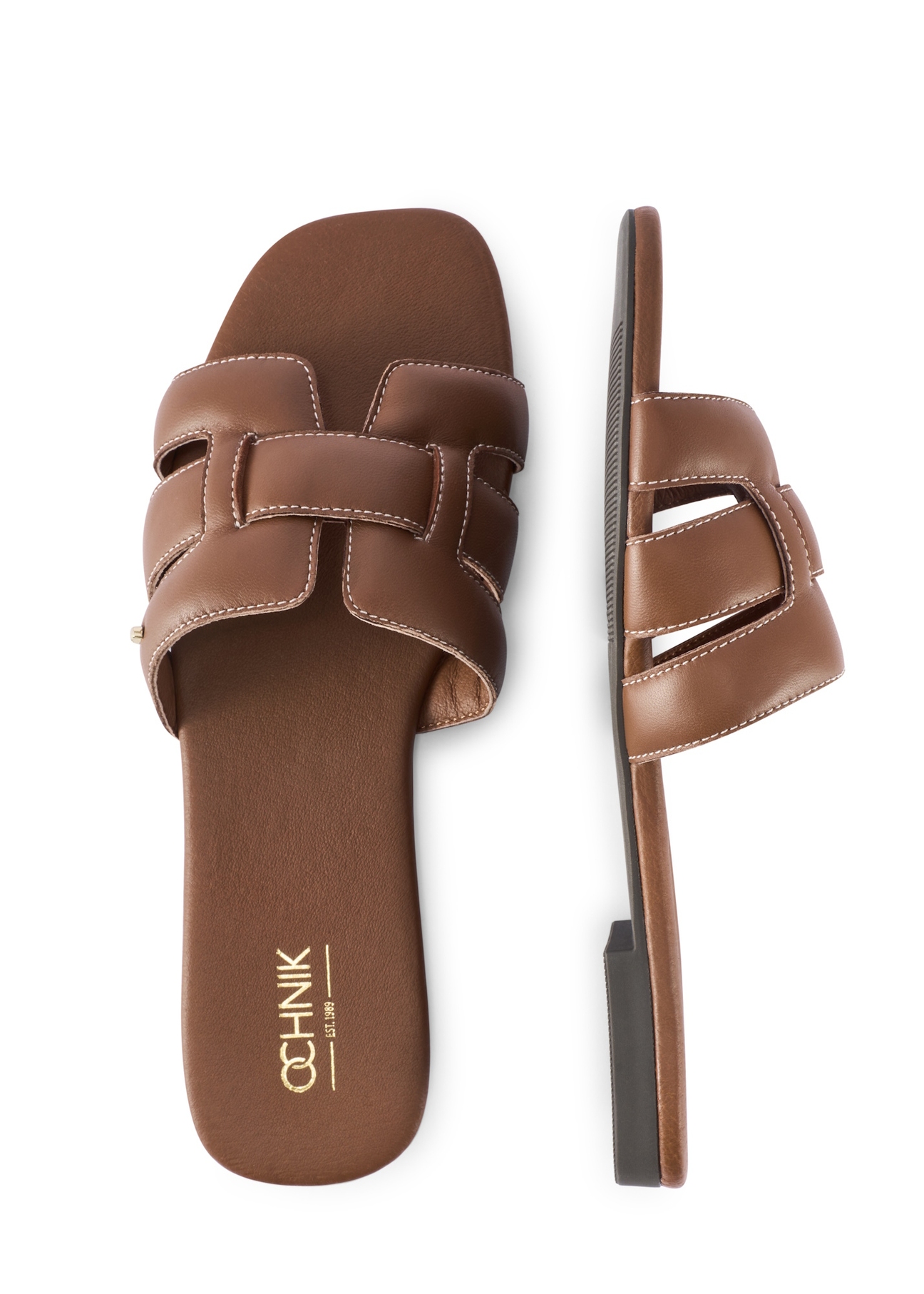 Dámske žabky z ťavej kože s vrkočom BUTYD-1225-1D(W26), pohľad na produkt zhora na bielom pozadí.