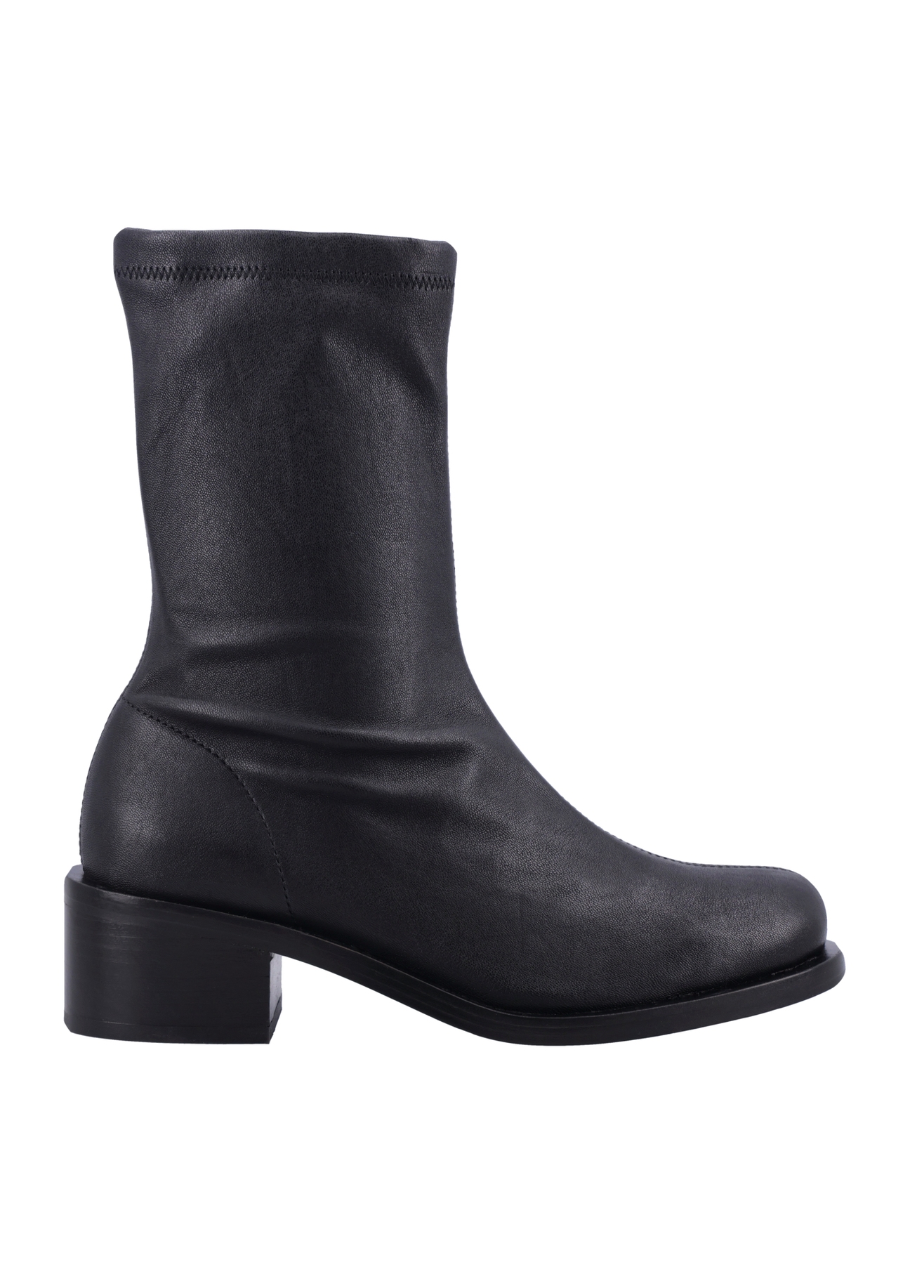 Čierne kožené dámske členkové čižmy BUTYD-1360-99(Z26), bočný pohľad na produkt na bielom pozadí.