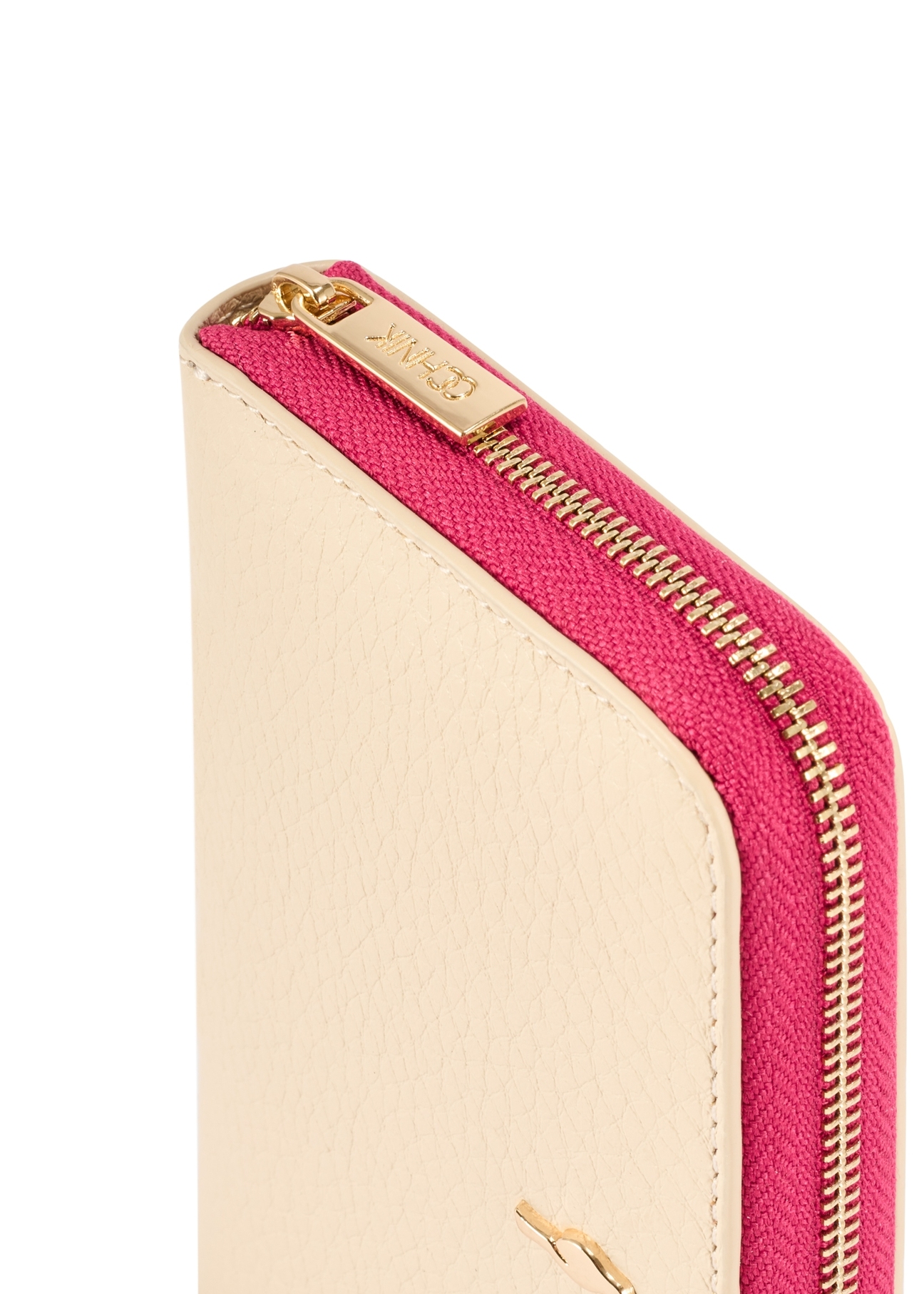 Dámska kožená peňaženka strednej veľkosti PORES-0981-0P(W26), detail produktu na bielom pozadí.