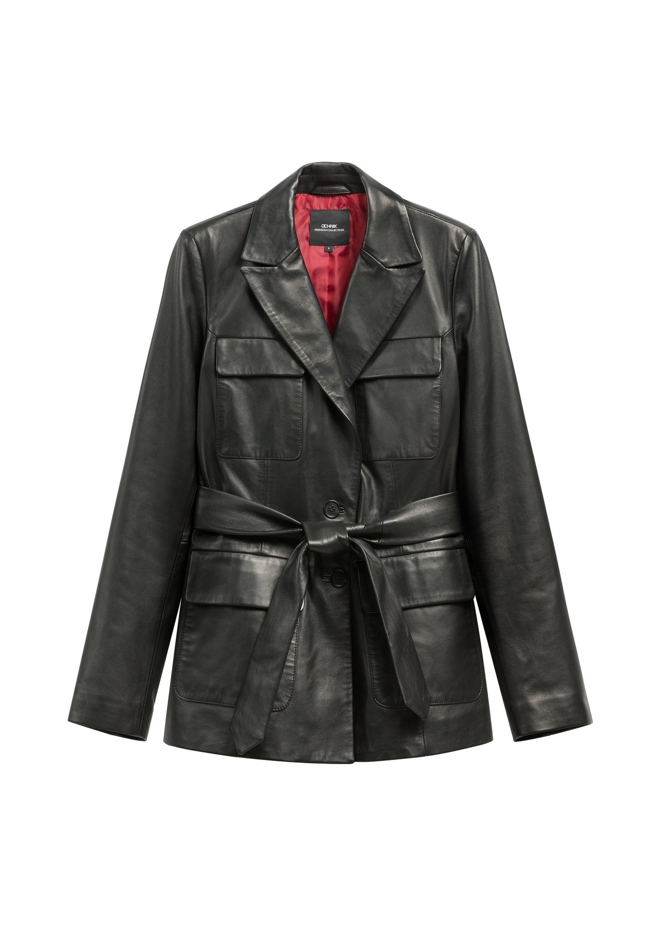 Dámska čierna kožená bunda s opaskom KURDS-0545-99(W26), pohľad na produkt spredu na bielom pozadí.