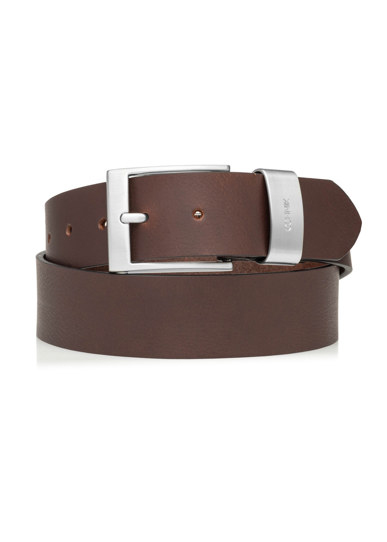 Pánsky hnedý kožený opasok PASMS-0163-1H(W26), pohľad spredu na bielom pozadí.