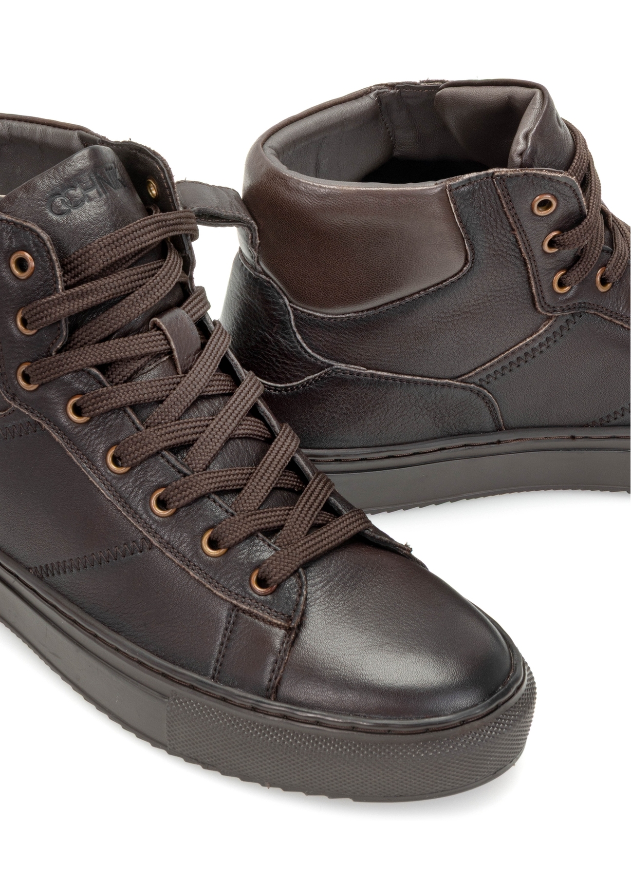 Hnedé pánske kožené športové topánky  BUTYM-0520-89(Z25)