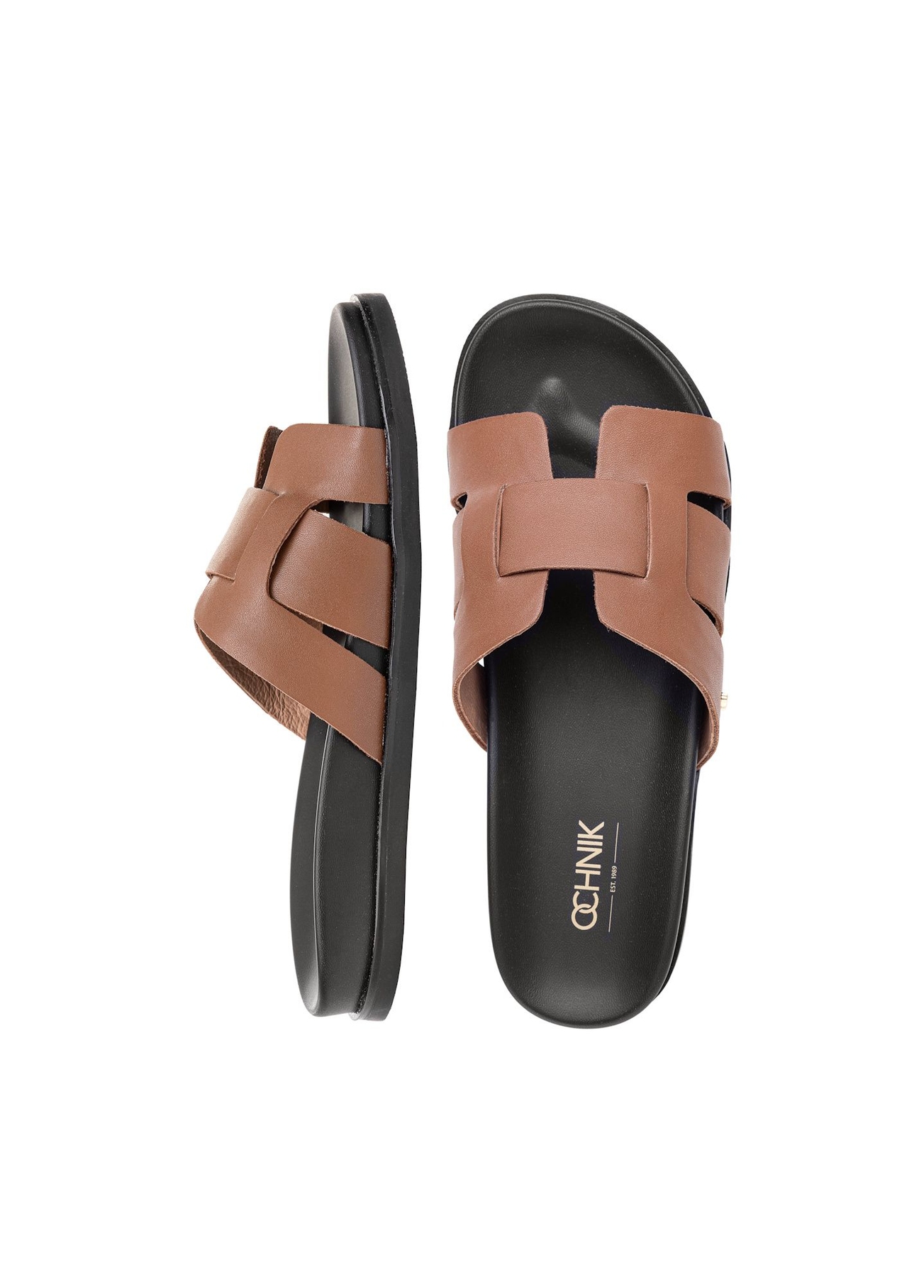 Dámske žabky z ťavej kože BUTYD-1163-1D(W26), pohľad na produkt zhora na bielom pozadí.