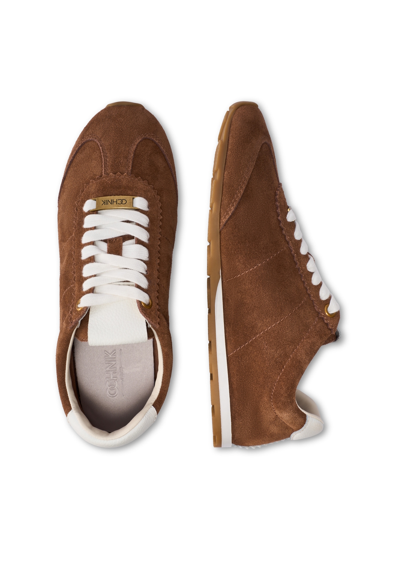 Dámske semišové topánky v ťavej farbe BUTYD-1276-1D(W26), pohľad zhora na produkt na bielom pozadí.