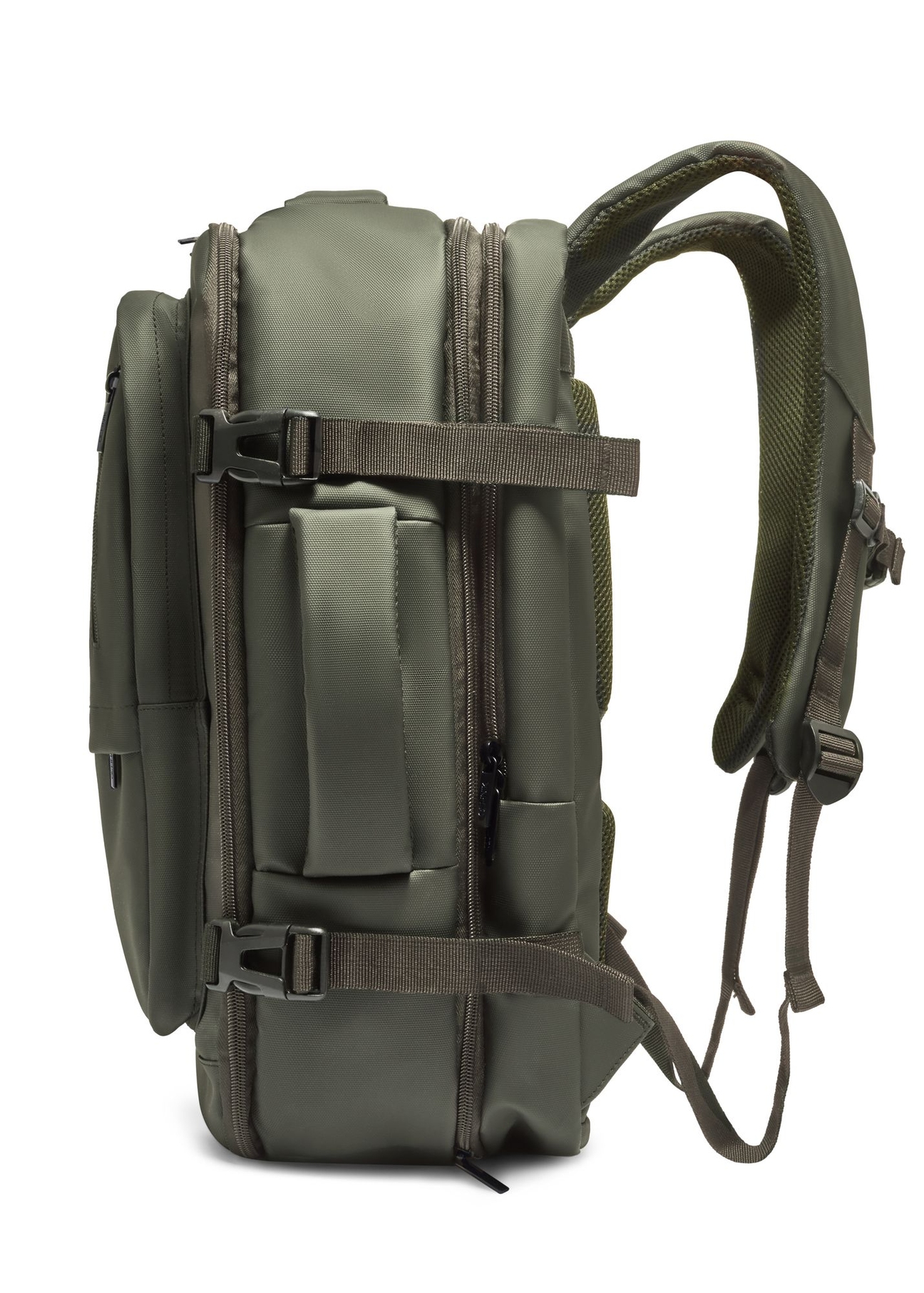 Veľký khaki cestovný batoh PLCMN-0018-8D(Z26) - bočný pohľad na produkt, na bielom pozadí.