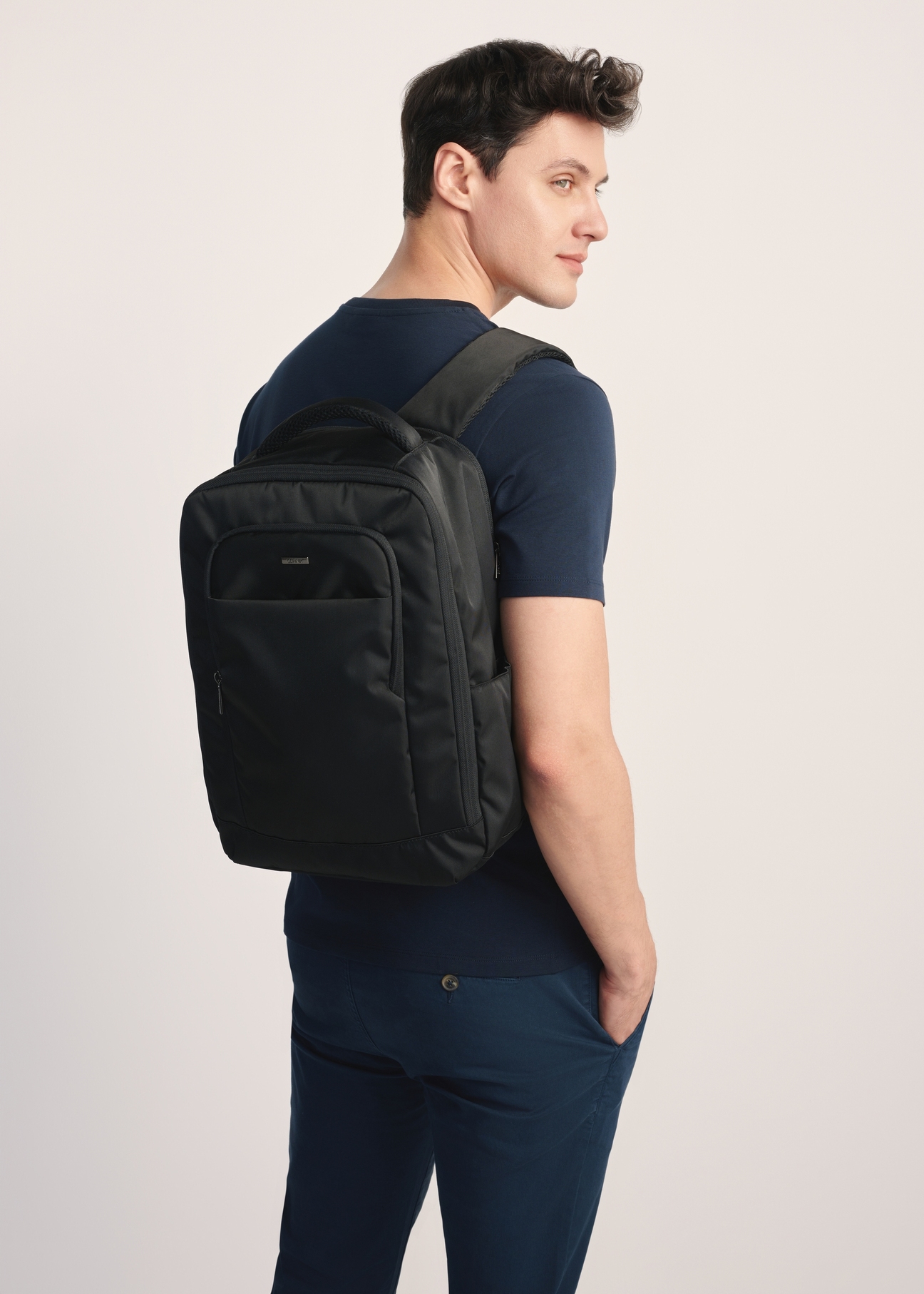 Čierny pánsky batoh PLCMN-0014-99(W26)
