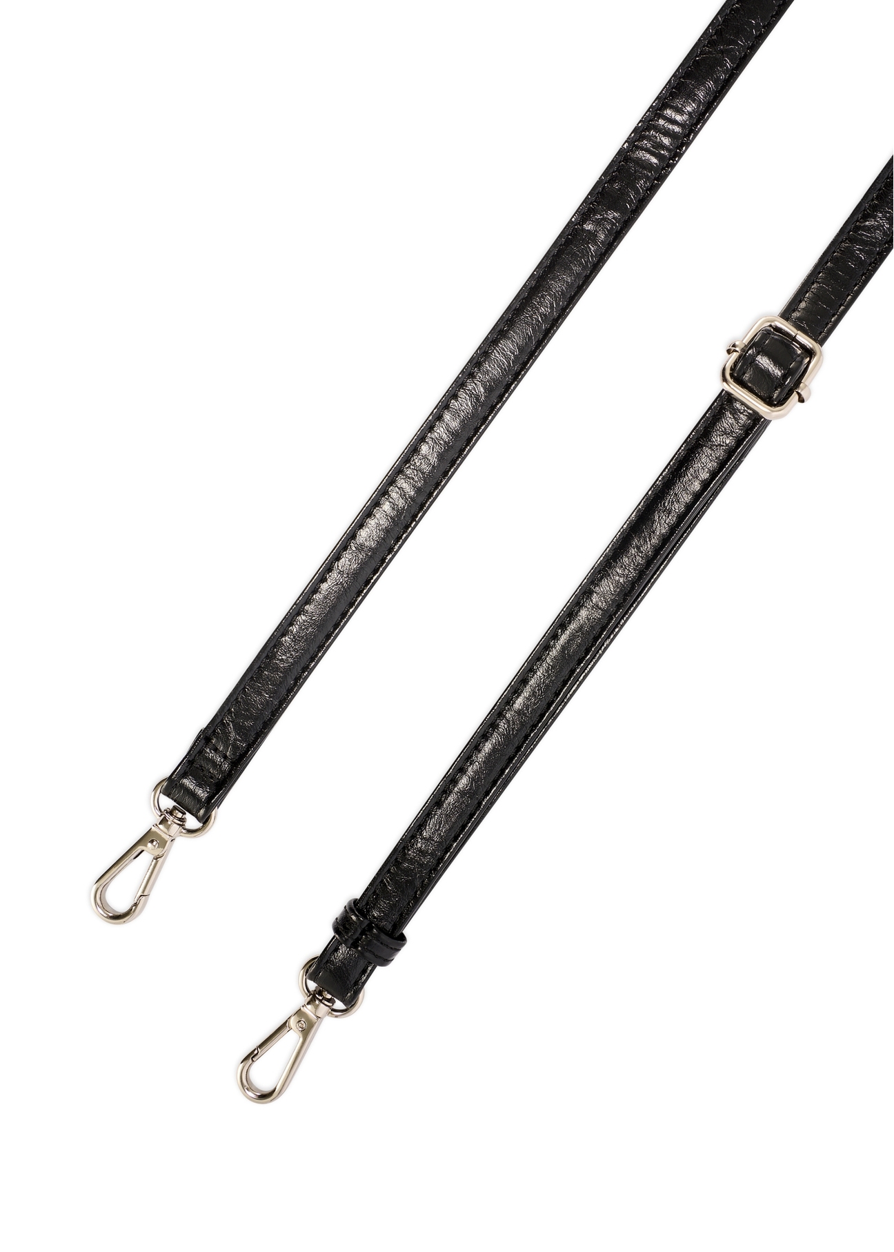 Stredne veľká čierna dámska kabelka TOREC-1121-9F(W26), pohľad na produkt s popruhom na bielom pozadí.