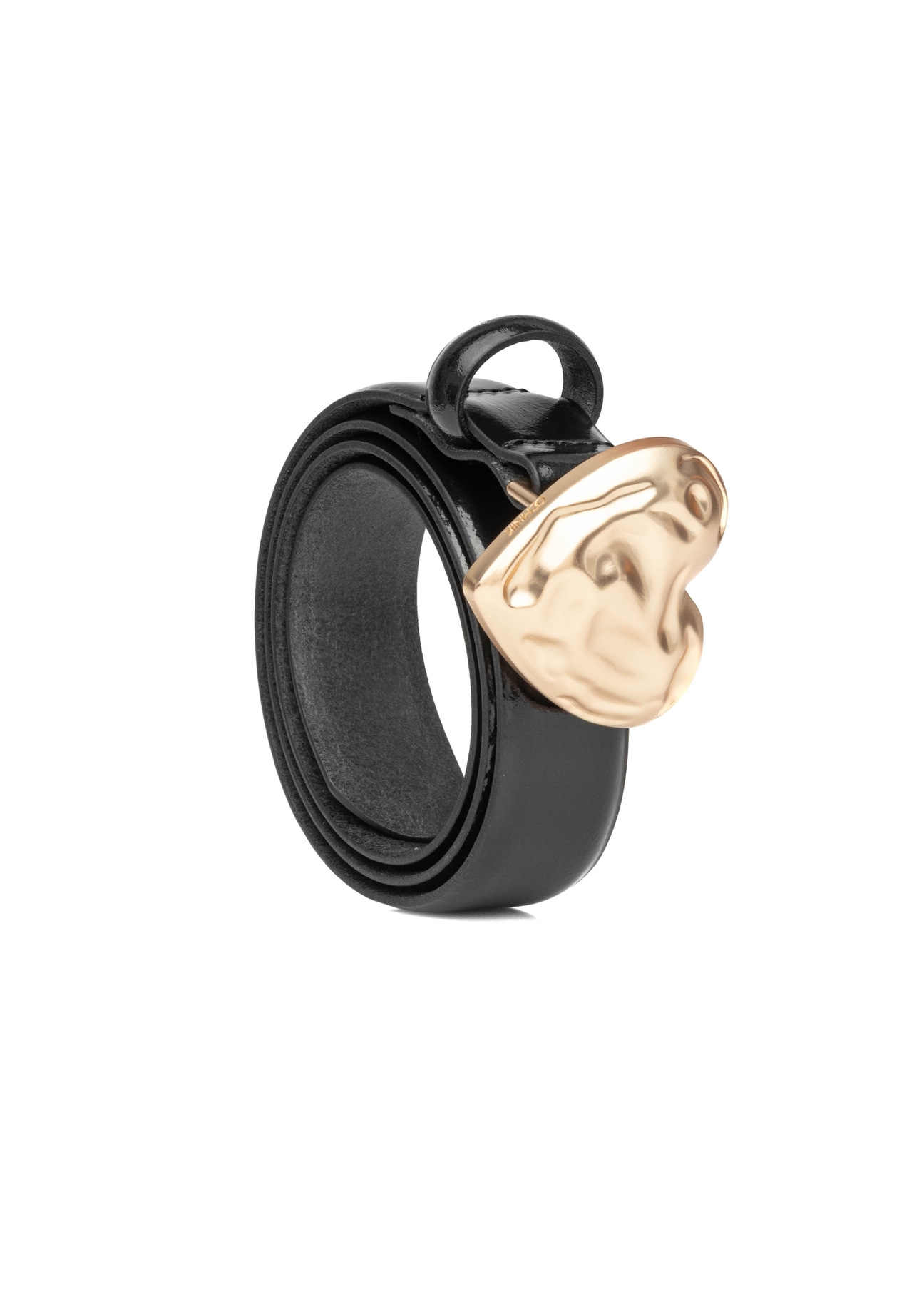 Kožený opasok so sponou v tvare srdca PASDS-0337-99(W26), diagonálny pohľad na produkt na bielom pozadí.