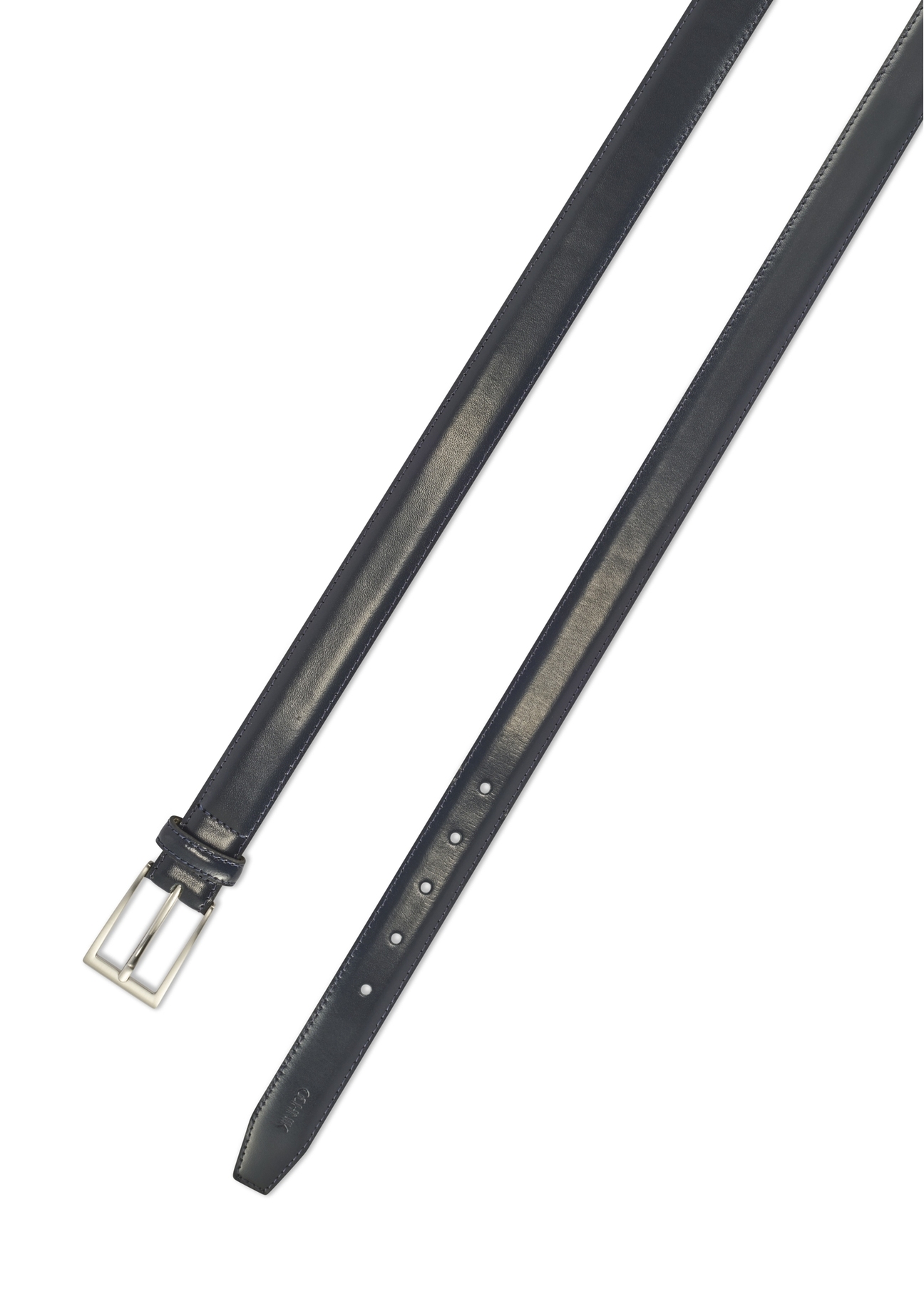 Pánsky kožený opasok v tmavomodrej farbe PASMS-0244-69(Z25), pohľad na sponu produktu na bielom pozadí.