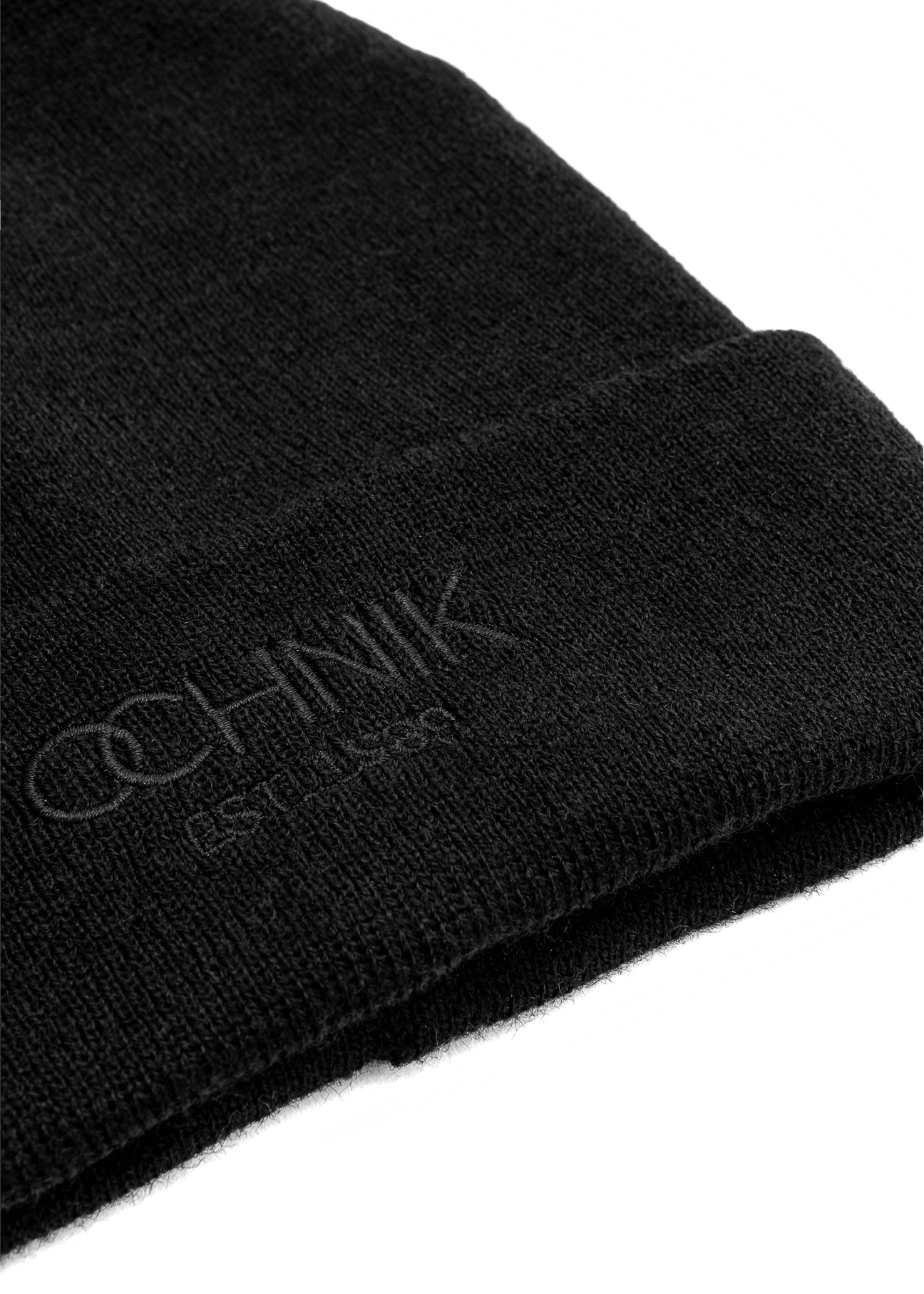 Čierna pánska zimná čiapka s logom OCHNIK CZAMT-0064A-99(Z25), detail produktu, pohľad na bielom pozadí.