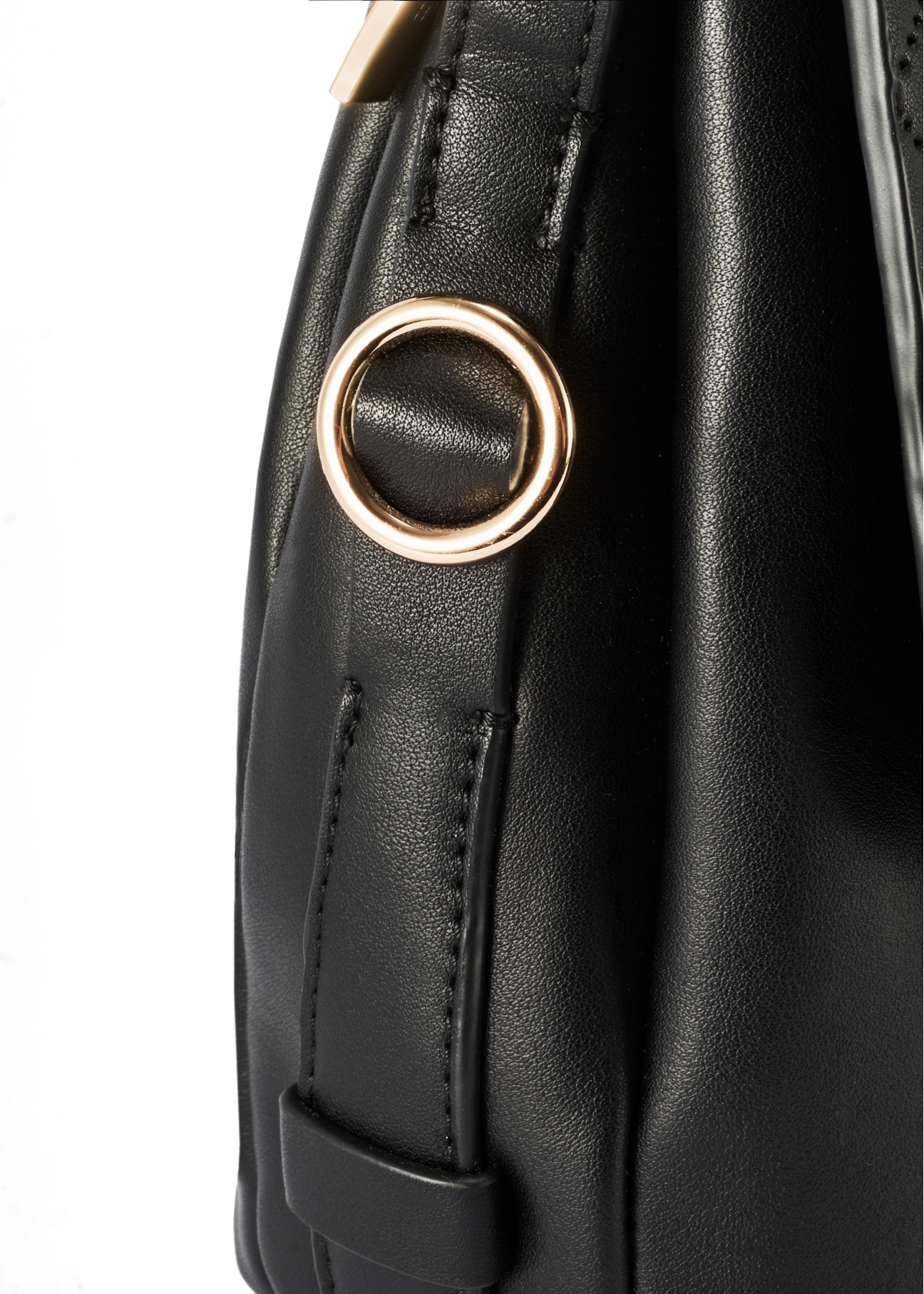 Elegantná taška cez rameno TOREC-0860A-98(Z25), detailný záber produktu, pohľad na bielom pozadí.