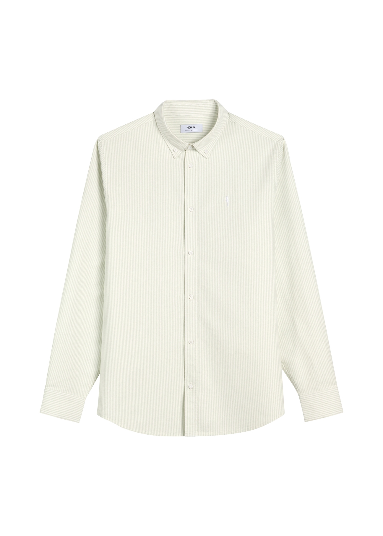 Pánska bavlnená pruhovaná košeľa so šalviovým vzorom KOSMT-0354-8F(W26), pohľad spredu na bielom pozadí.