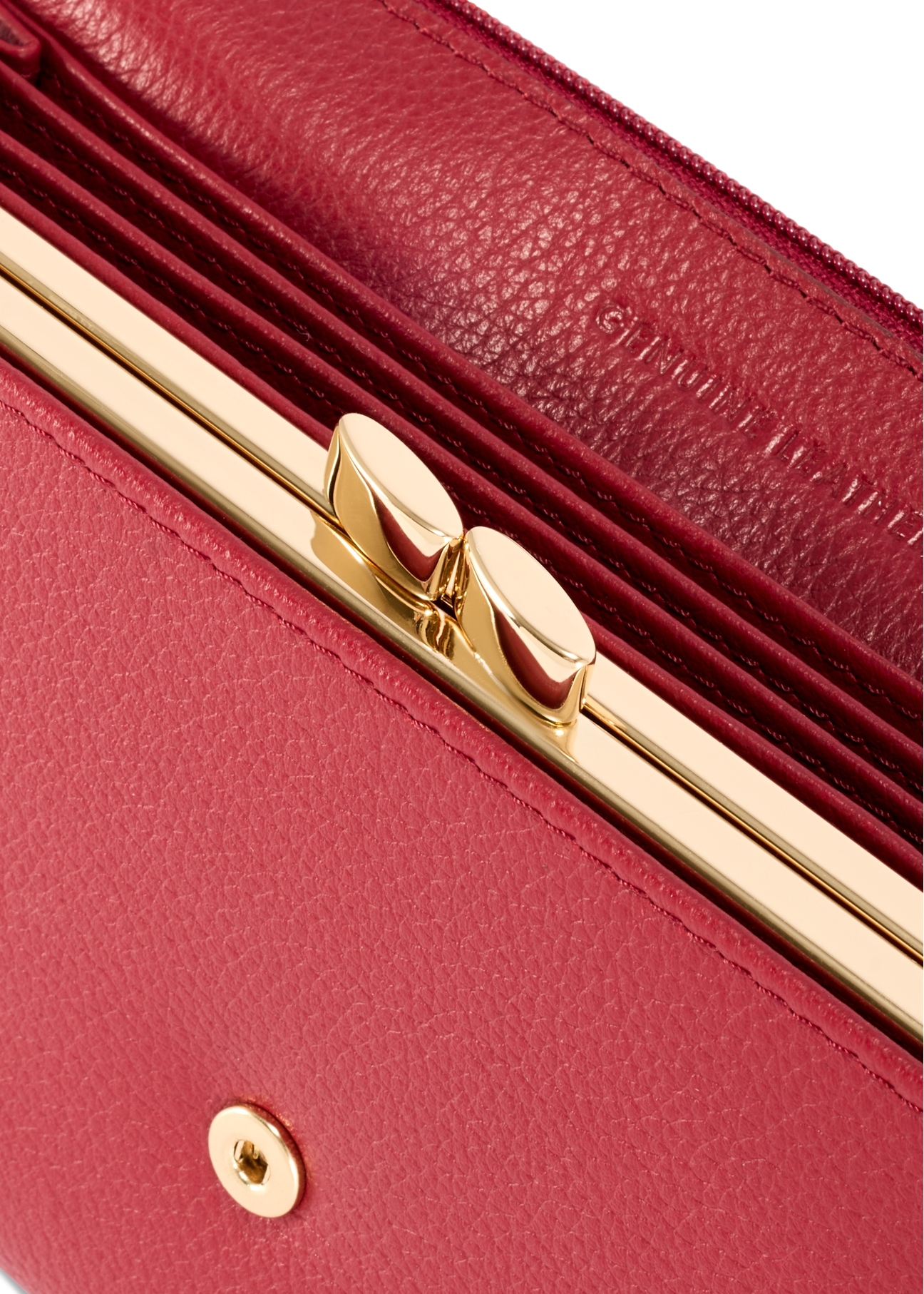 Veľká dámska kožená peňaženka červenej farby PORES-0991-4C(W26), detailný záber produktu, pohľad na bielom pozadí.