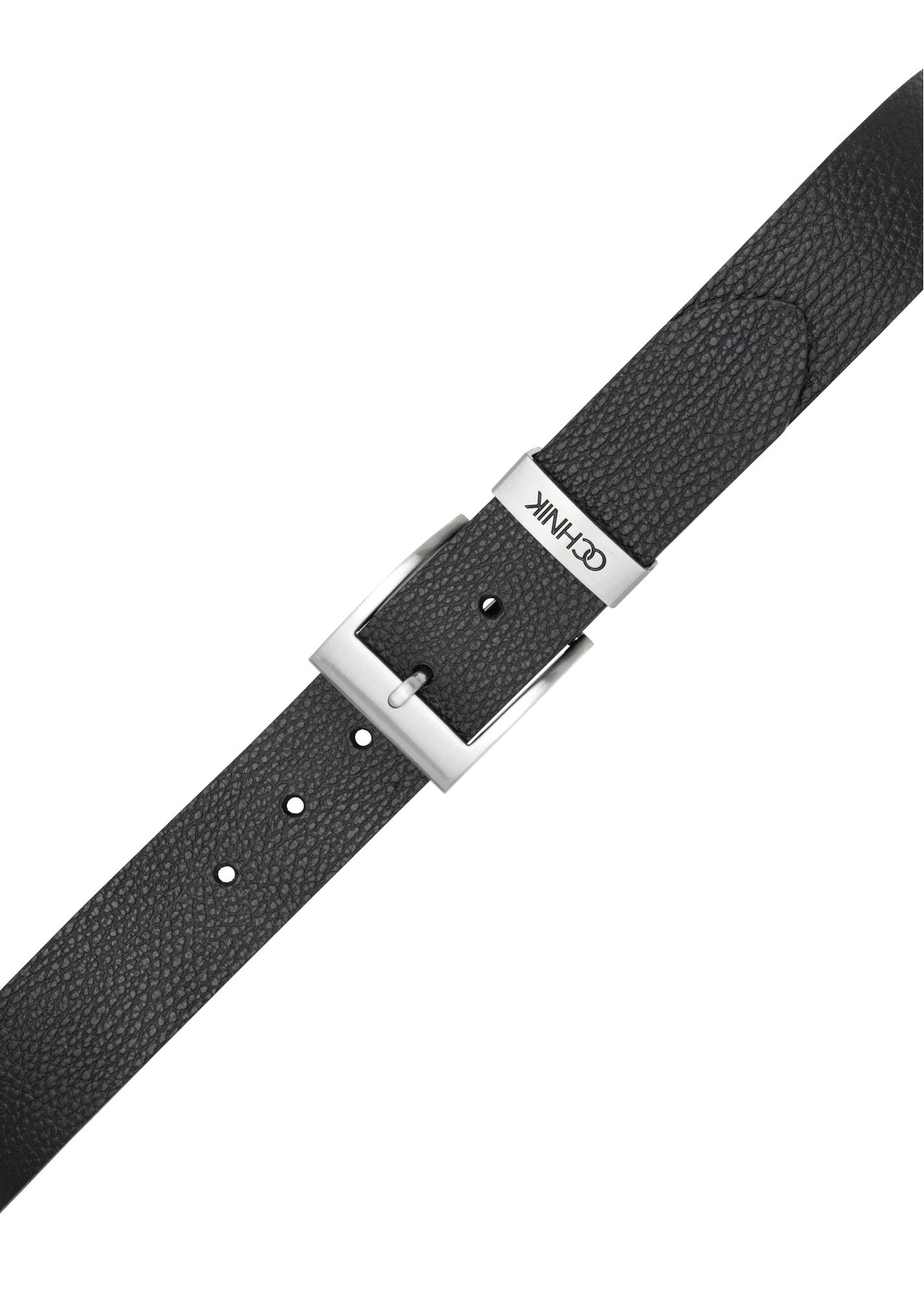 Čierny kožený dámsky opasok PASDS-0333-99(Z25), pohľad na pracku produktu na bielom pozadí.