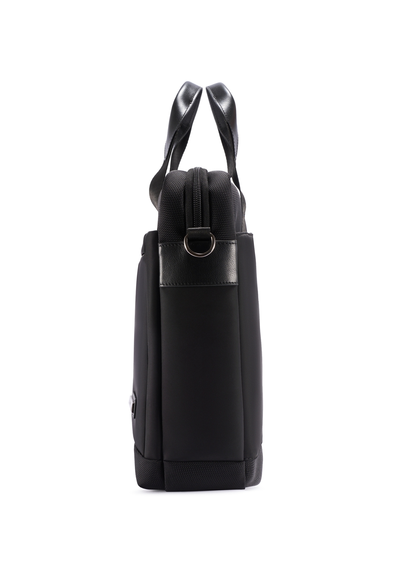 Čierna pánska aktovka TORMN-0403-99(W26), bočný pohľad na produkt na bielom pozadí.