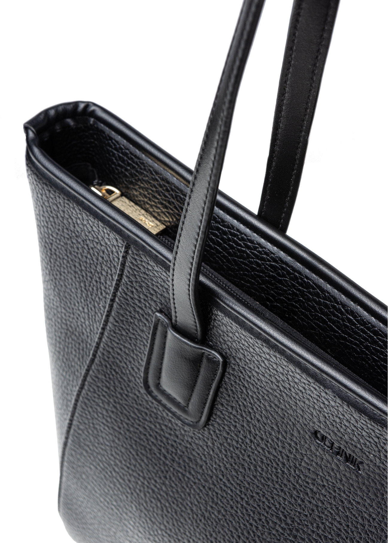 Čierna dámska nákupná taška TOREC-1162-99(W26), detailný záber produktu, pohľad na bielom pozadí.