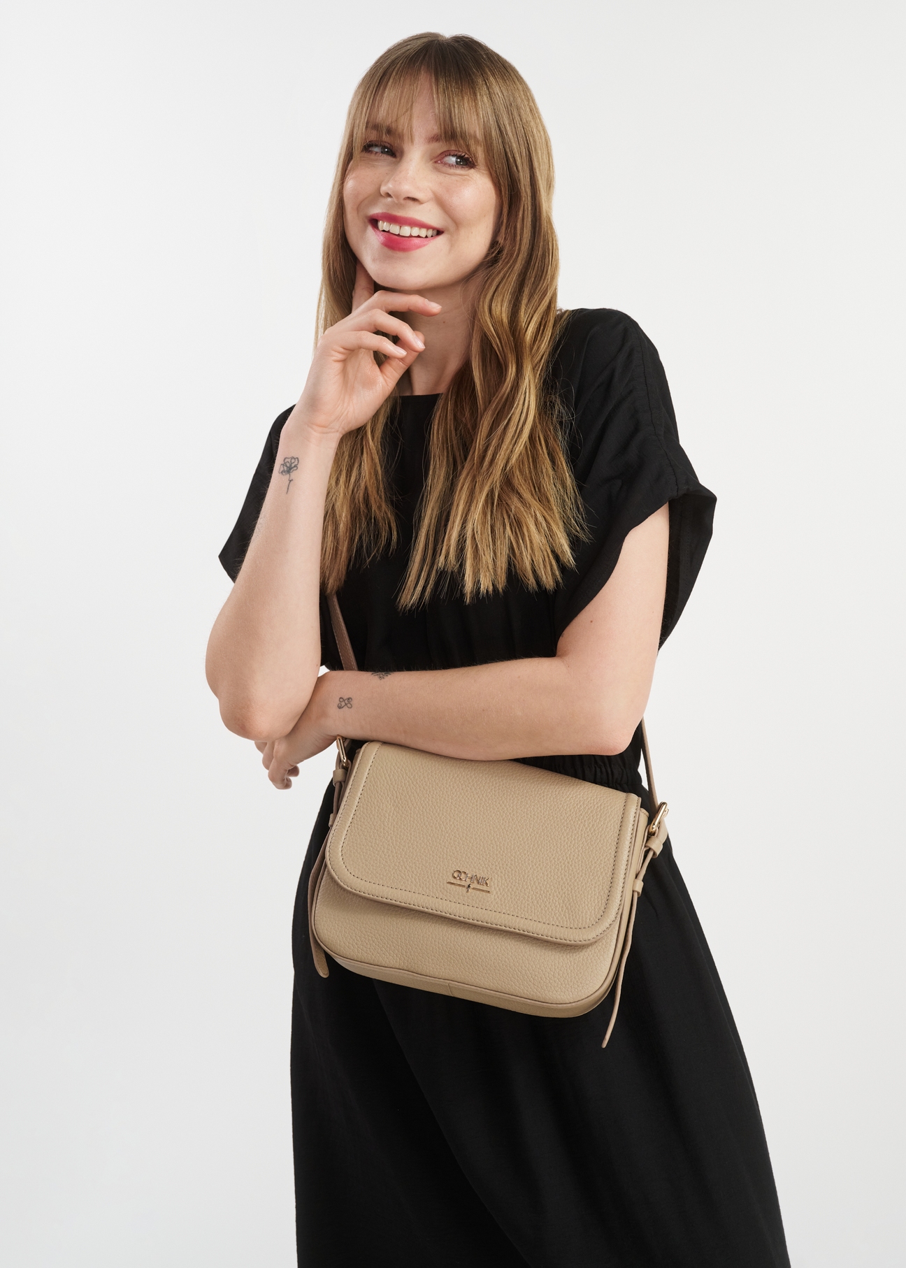 Béžová kožená dámska crossbody kabelka TORES-0985C-80(W25)