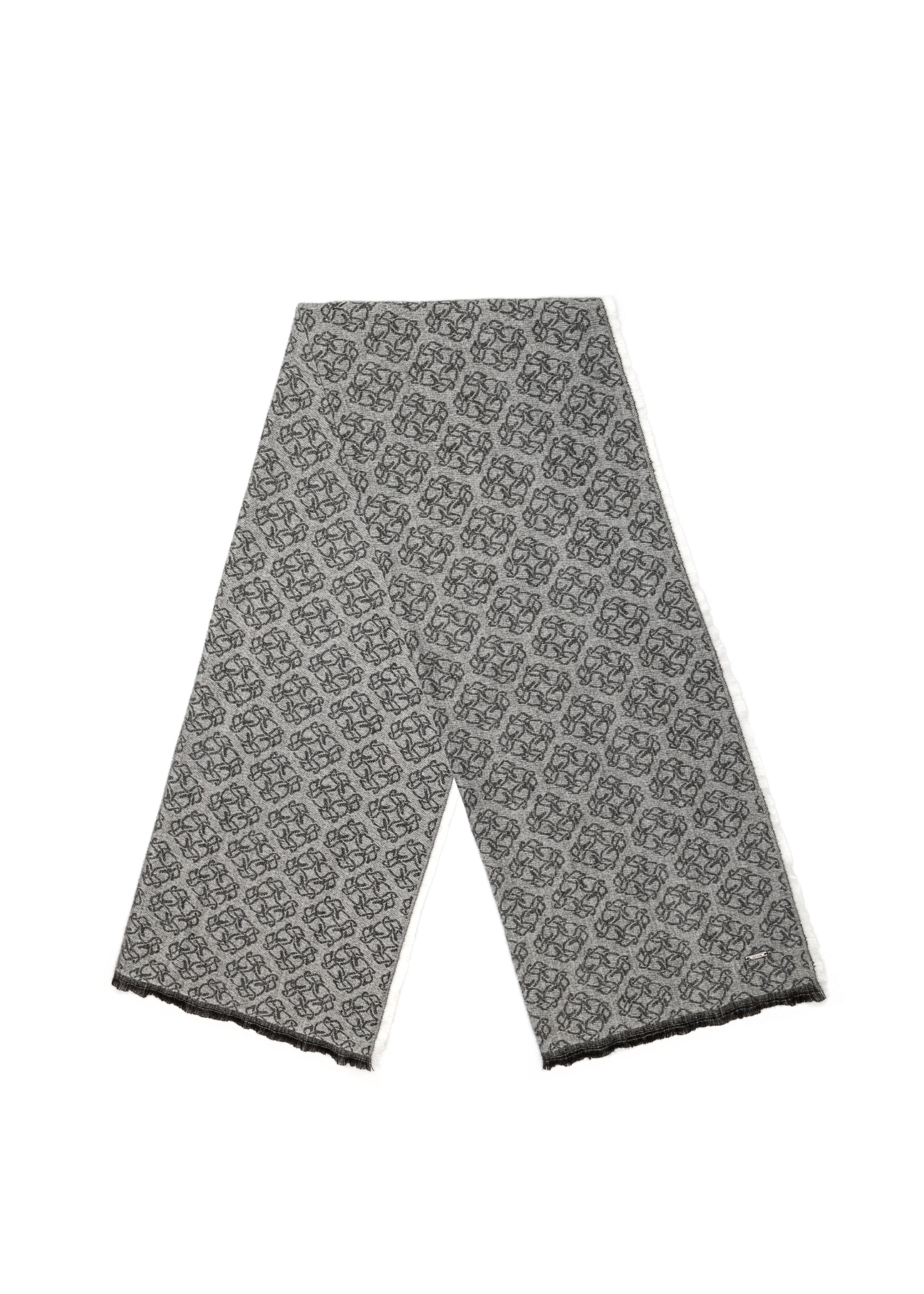 Veľká sivá dámska šatka s monogramom SZADT-0130A-91(Z25), pohľad na produkt spredu na bielom podklade.-02