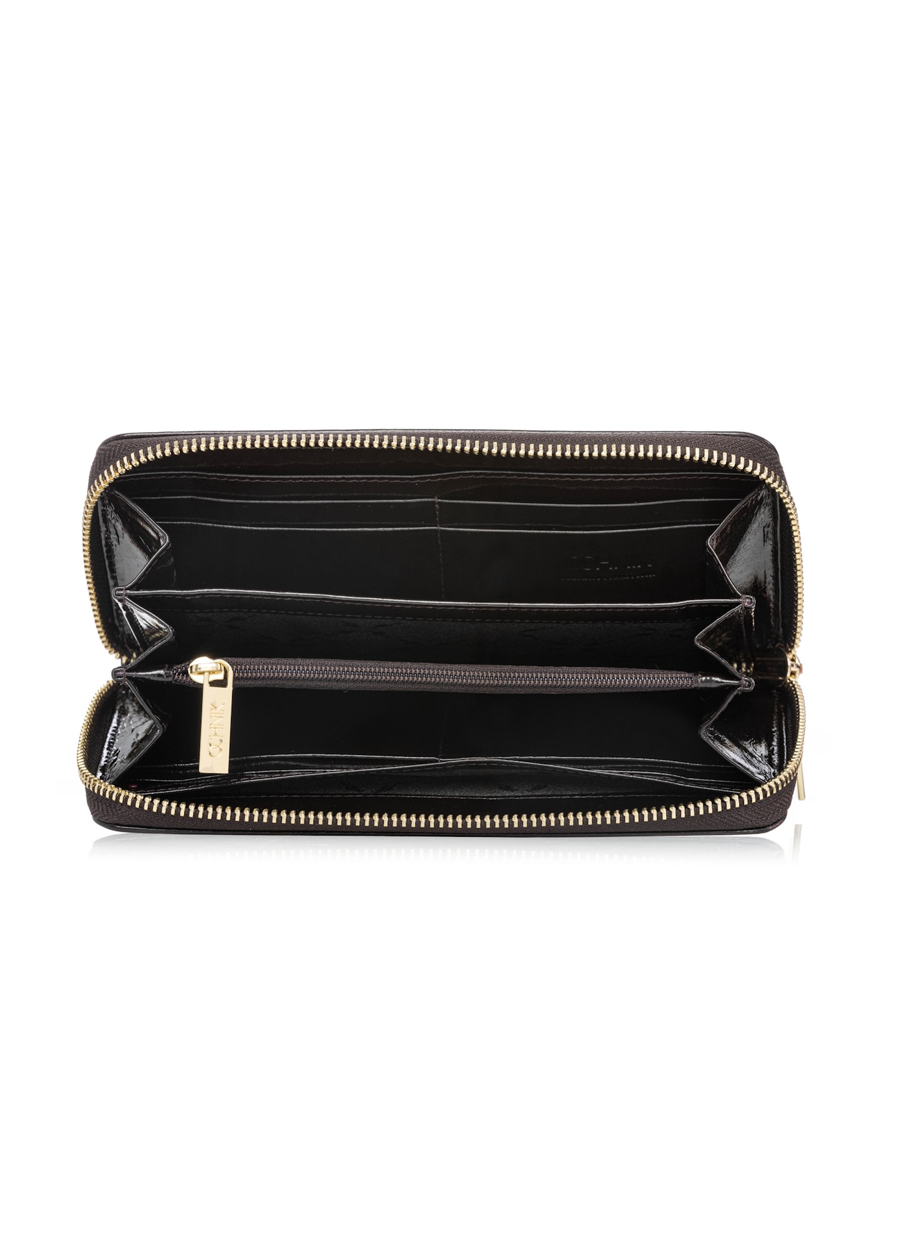 Dámska kožená peňaženka tmavohnedej farby PORES-0986-1I(W26), pohľad na produkt vo vnútri na bielom pozadí.