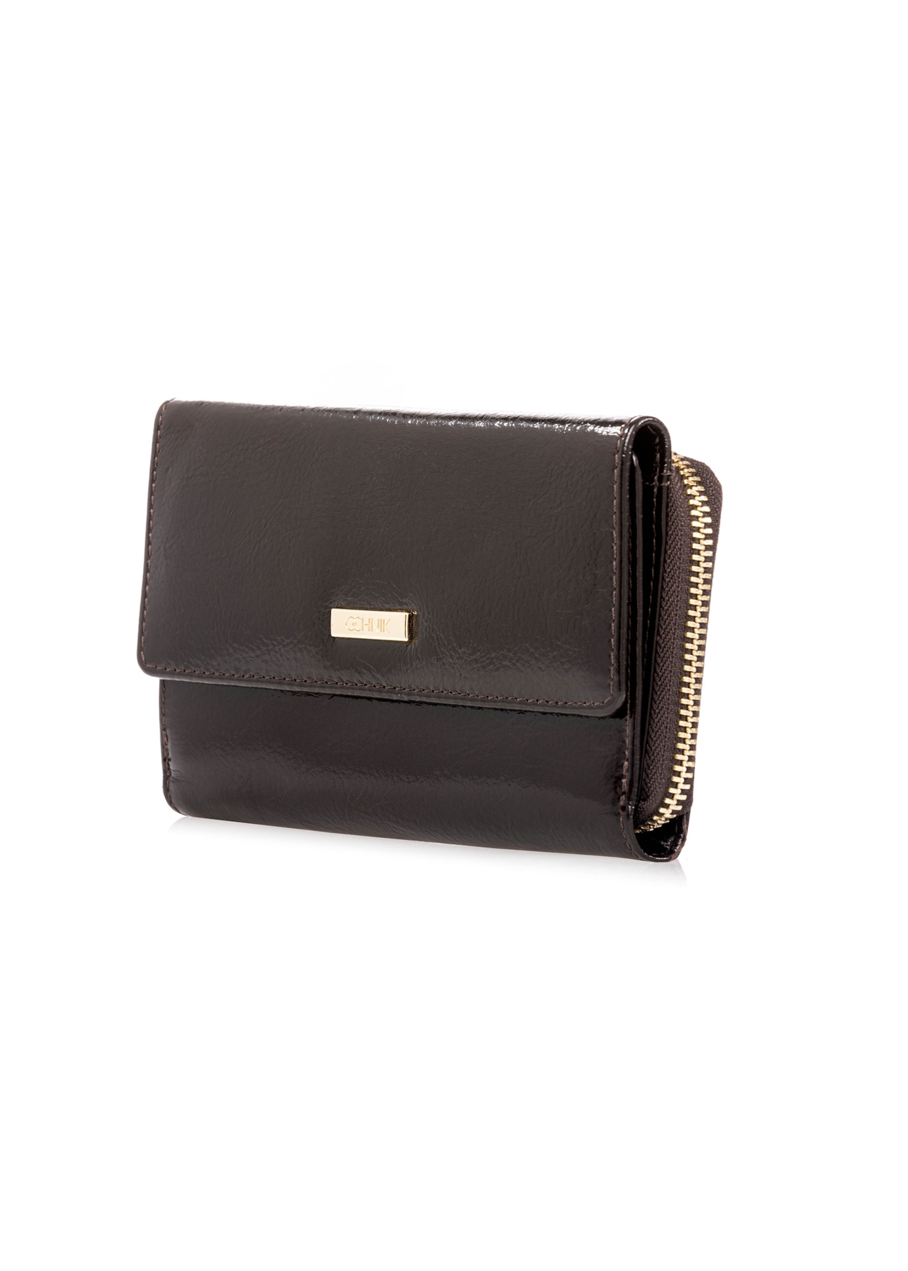 Dámska kožená peňaženka tmavohnedej farby PORES-0987-1I(W26), diagonálny pohľad na produkt na bielom pozadí.